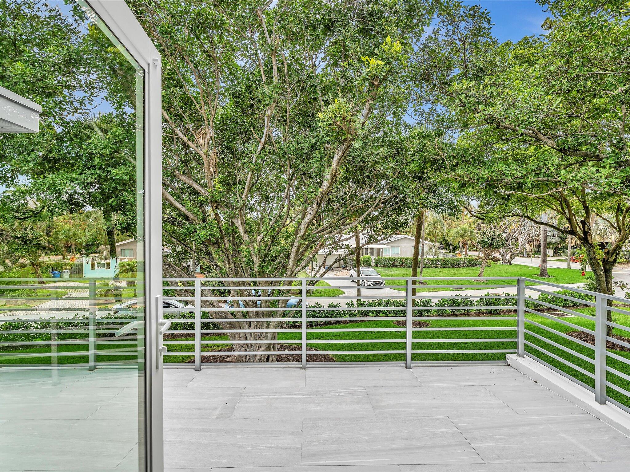 1903 Bay Pompano Beach, FL 33062