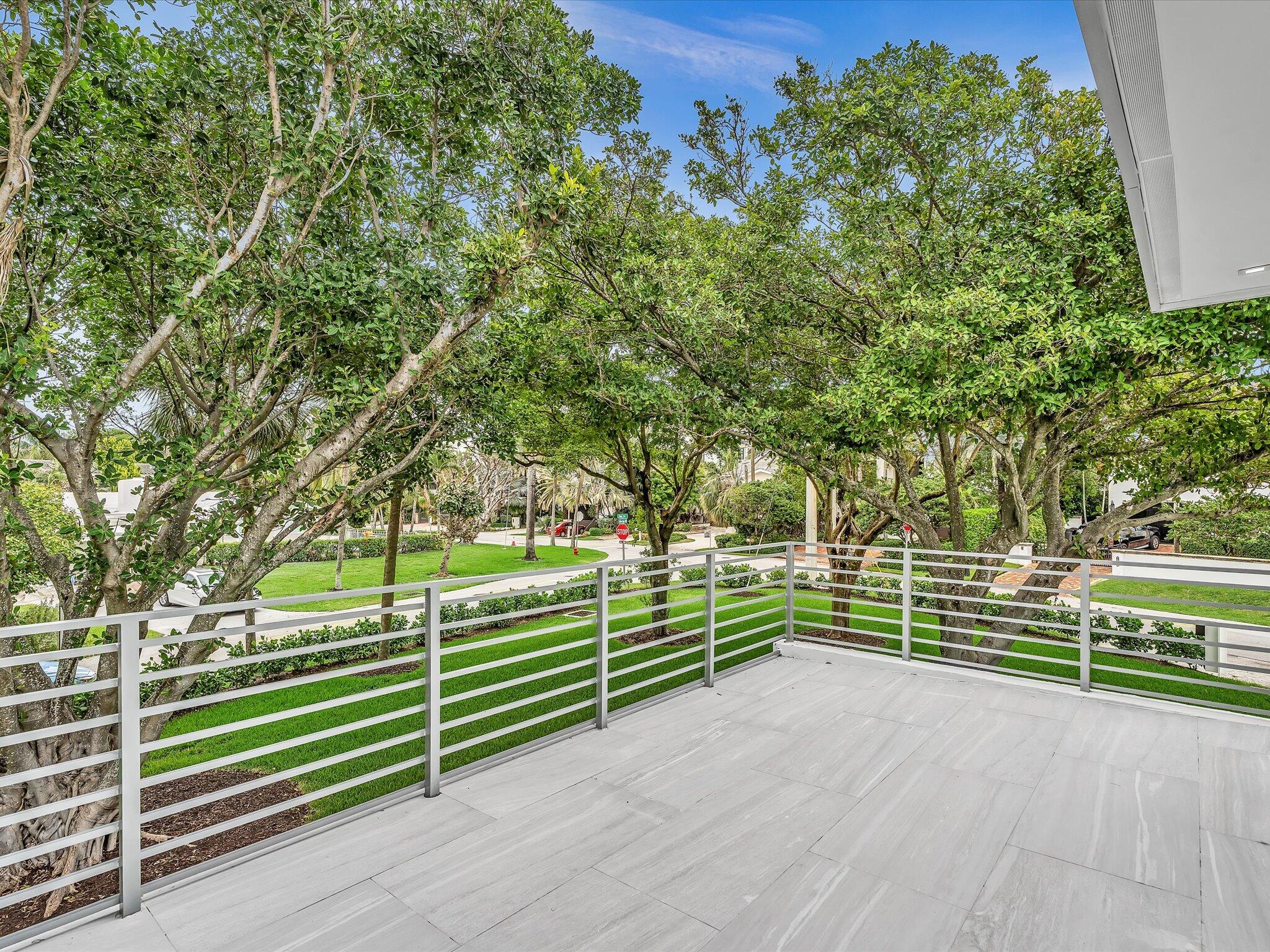 1903 Bay Pompano Beach, FL 33062