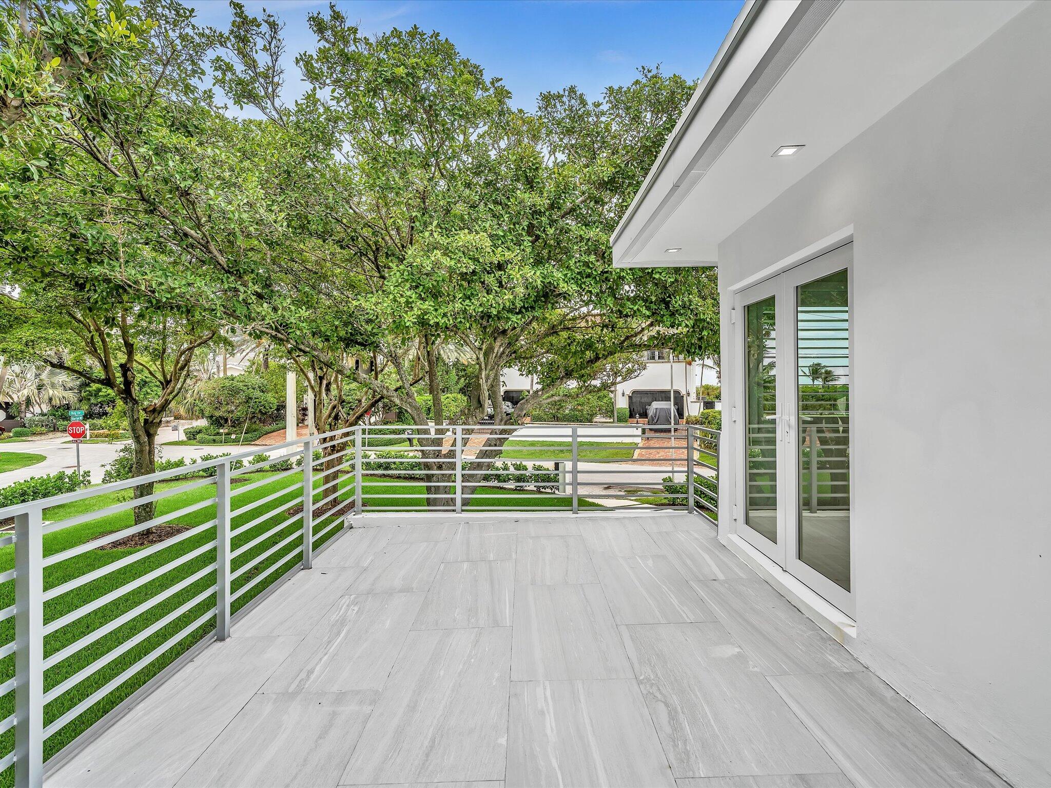 1903 Bay Pompano Beach, FL 33062