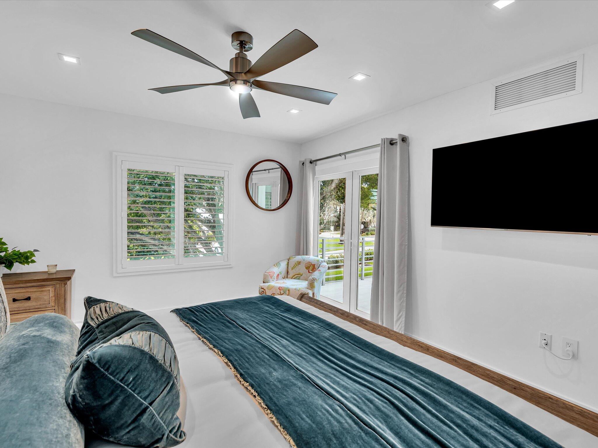 1903 Bay Pompano Beach, FL 33062