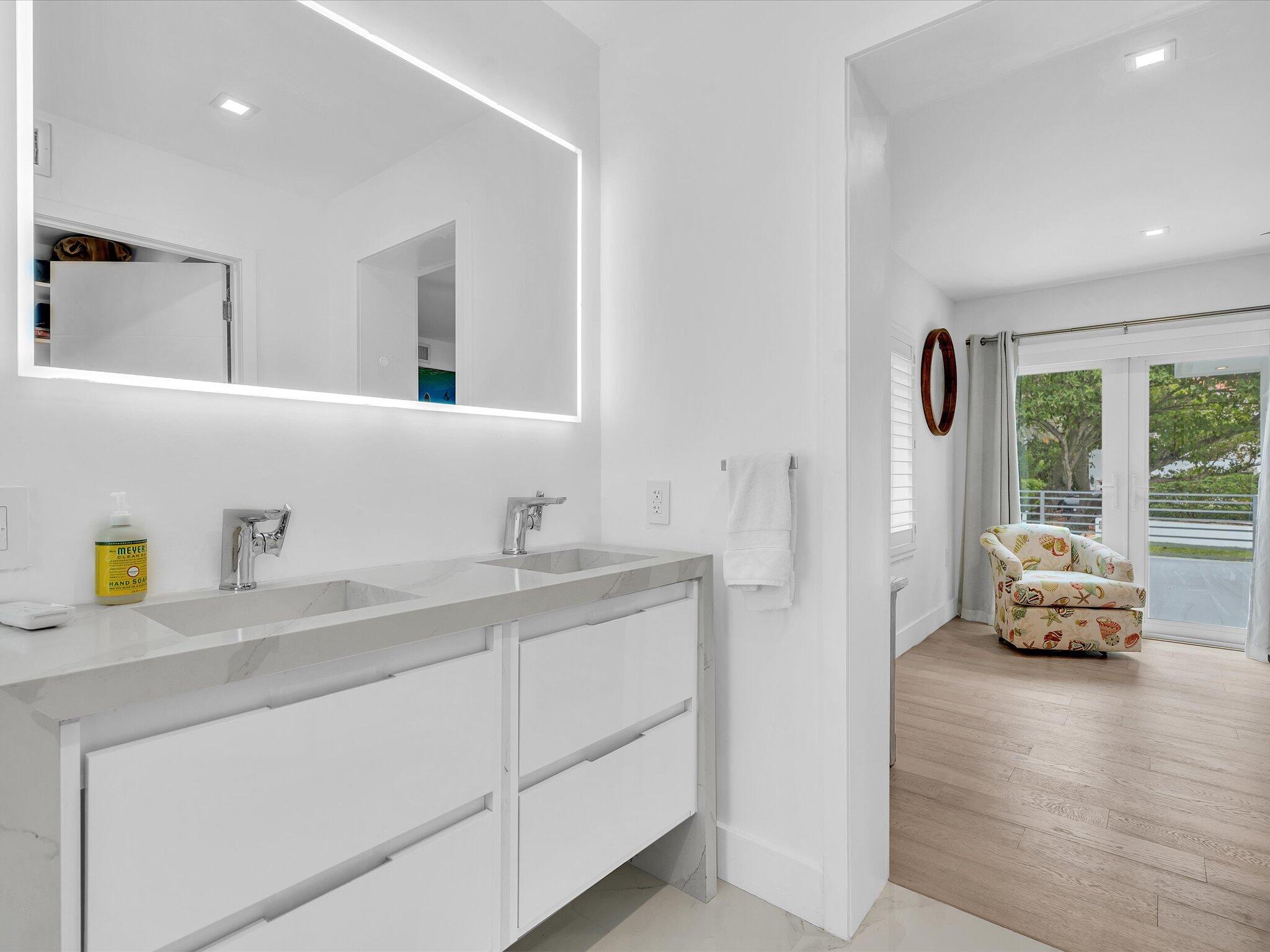 1903 Bay Pompano Beach, FL 33062