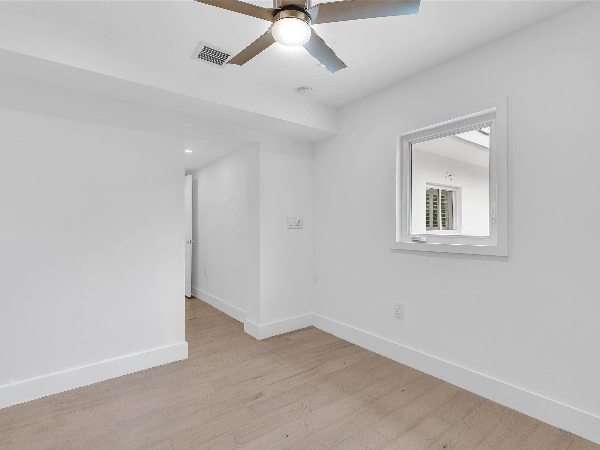 1903 Bay Pompano Beach, FL 33062