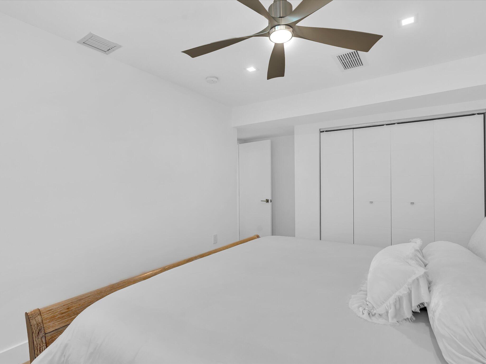 1903 Bay Pompano Beach, FL 33062