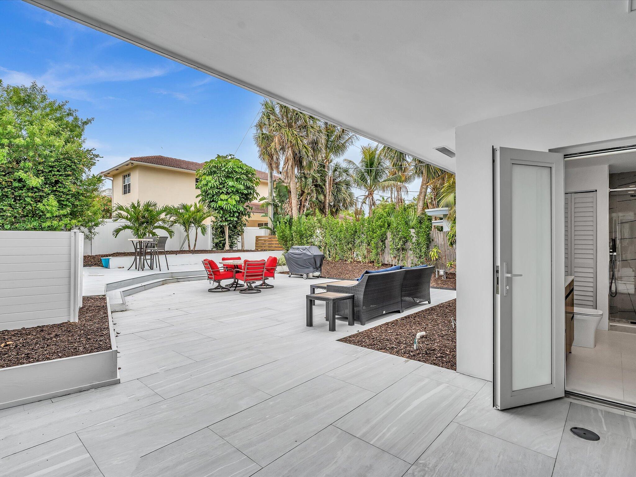 1903 Bay Pompano Beach, FL 33062