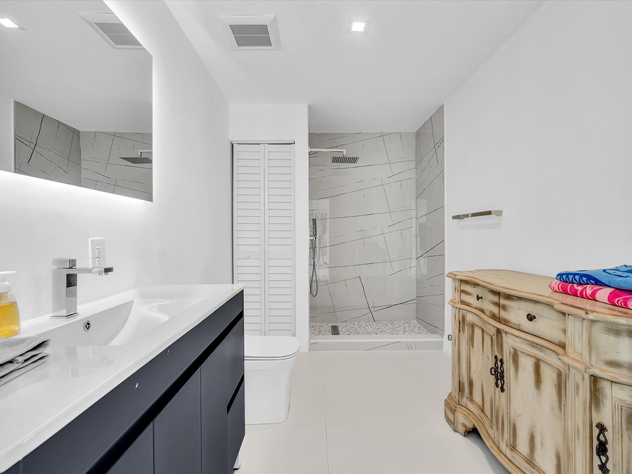 1903 Bay Pompano Beach, FL 33062