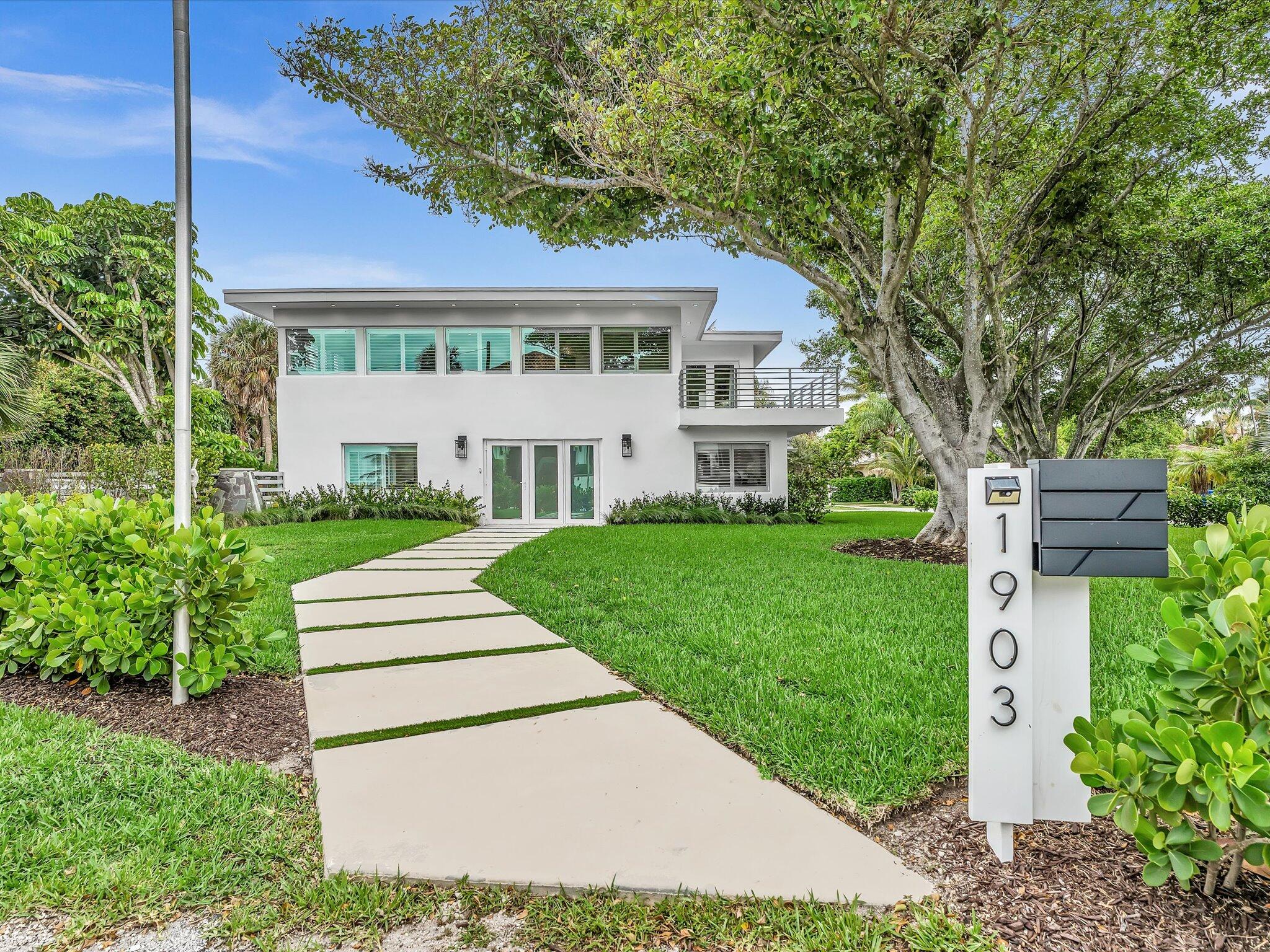 1903 Bay Pompano Beach, FL 33062