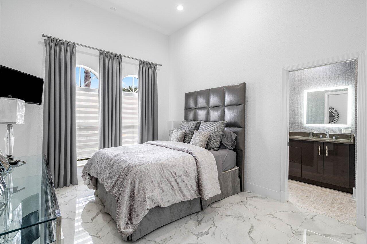 6517 Somerset Boca Raton, FL 33496