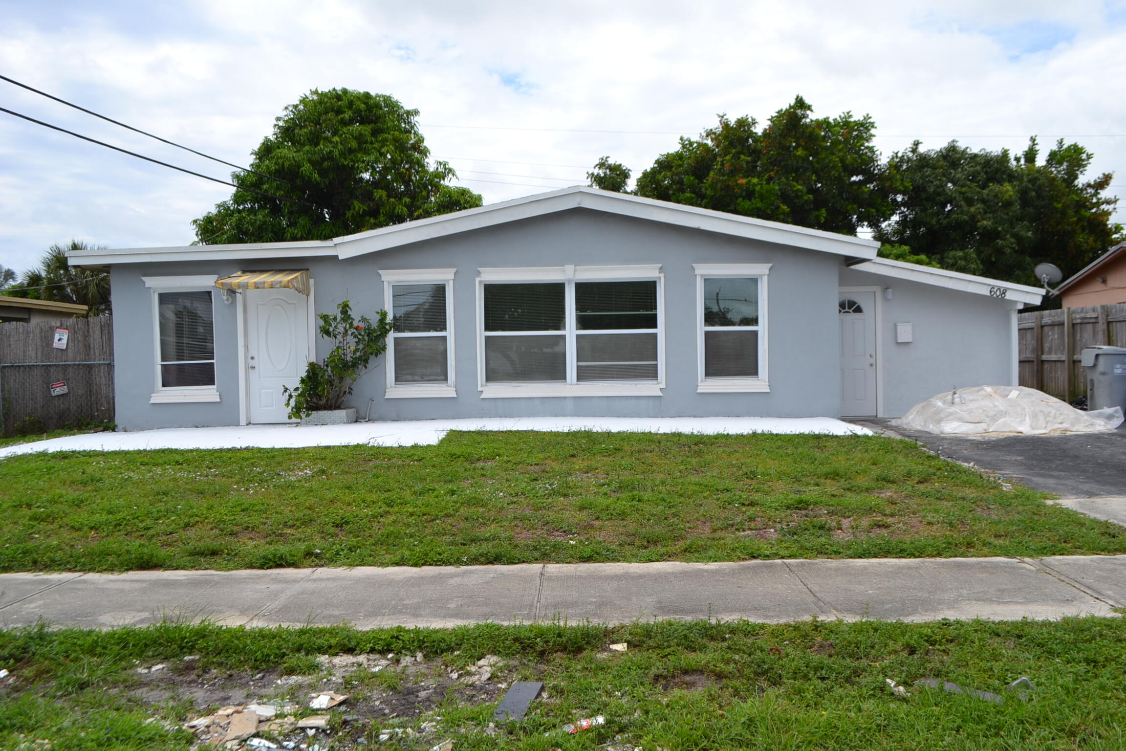 608 NW 20th Ct