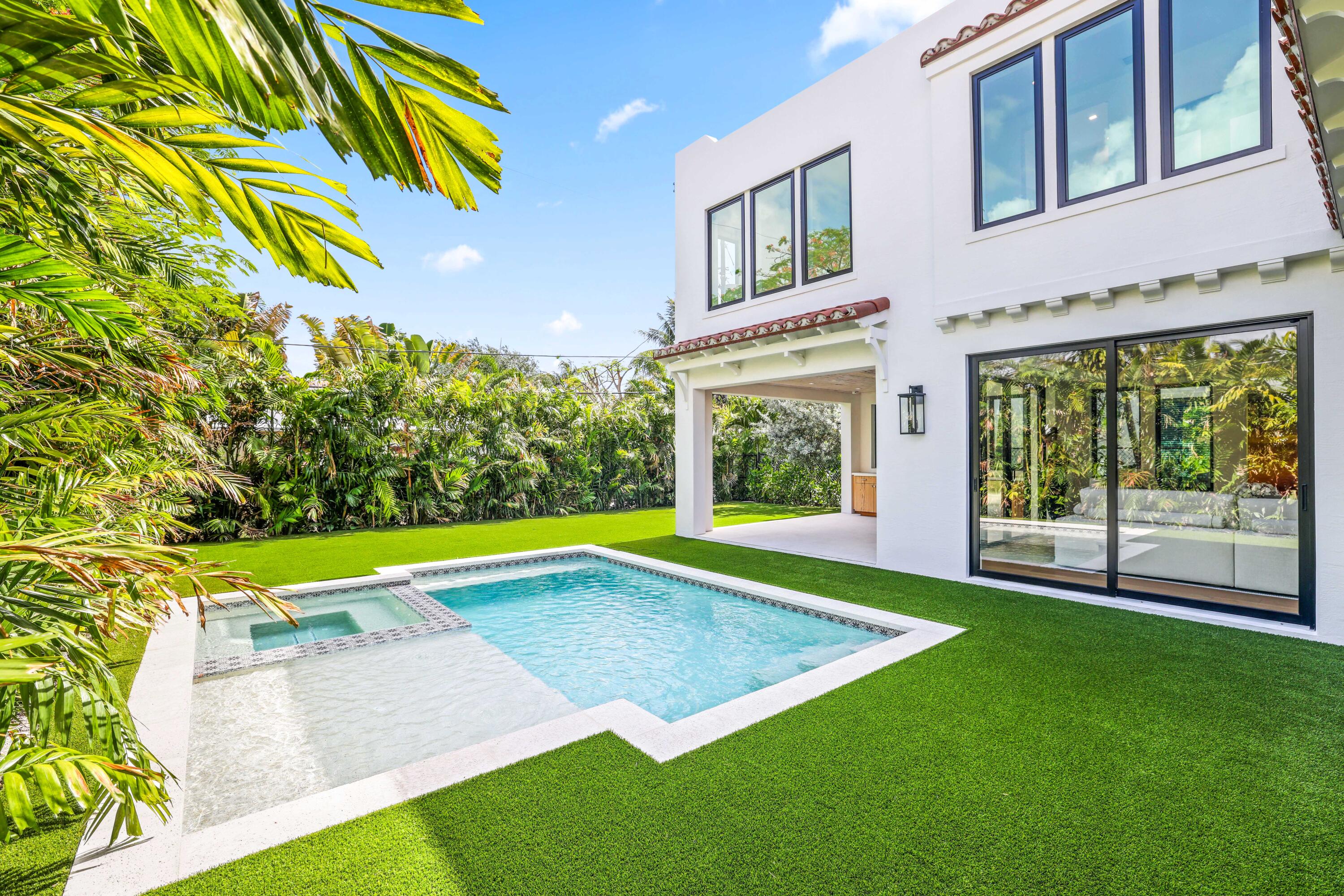 317 Greymon West Palm Beach, FL 33405