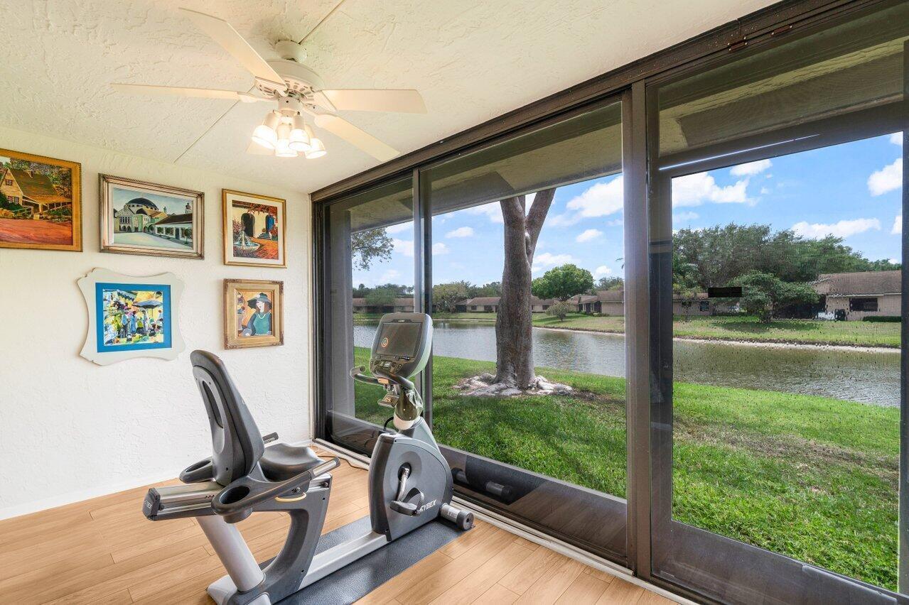 8286 Springlake