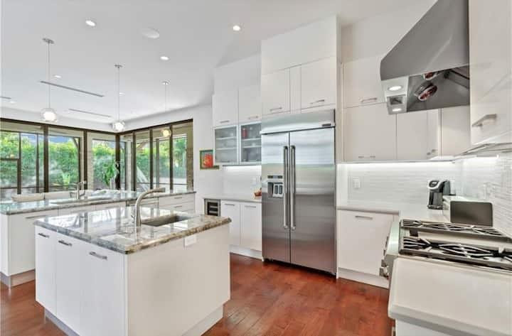 404 NE 13th Fort Lauderdale, FL 33301