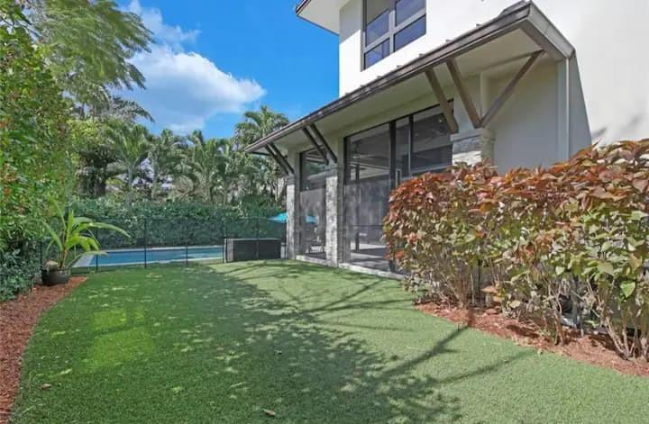 404 NE 13th Fort Lauderdale, FL 33301