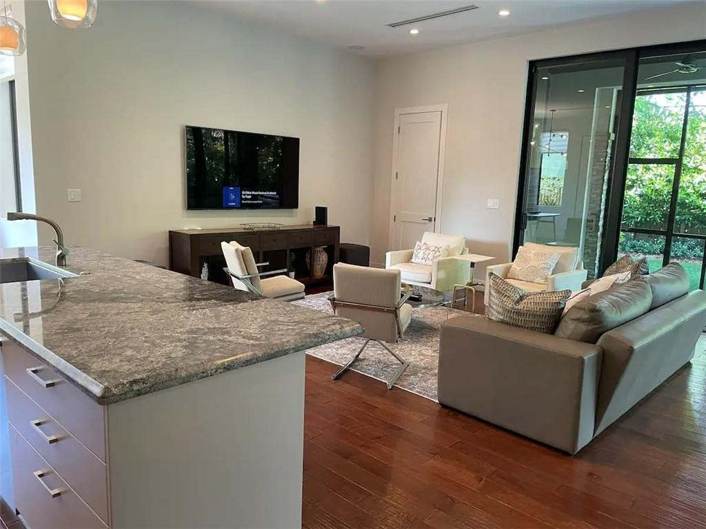 404 NE 13th Fort Lauderdale, FL 33301
