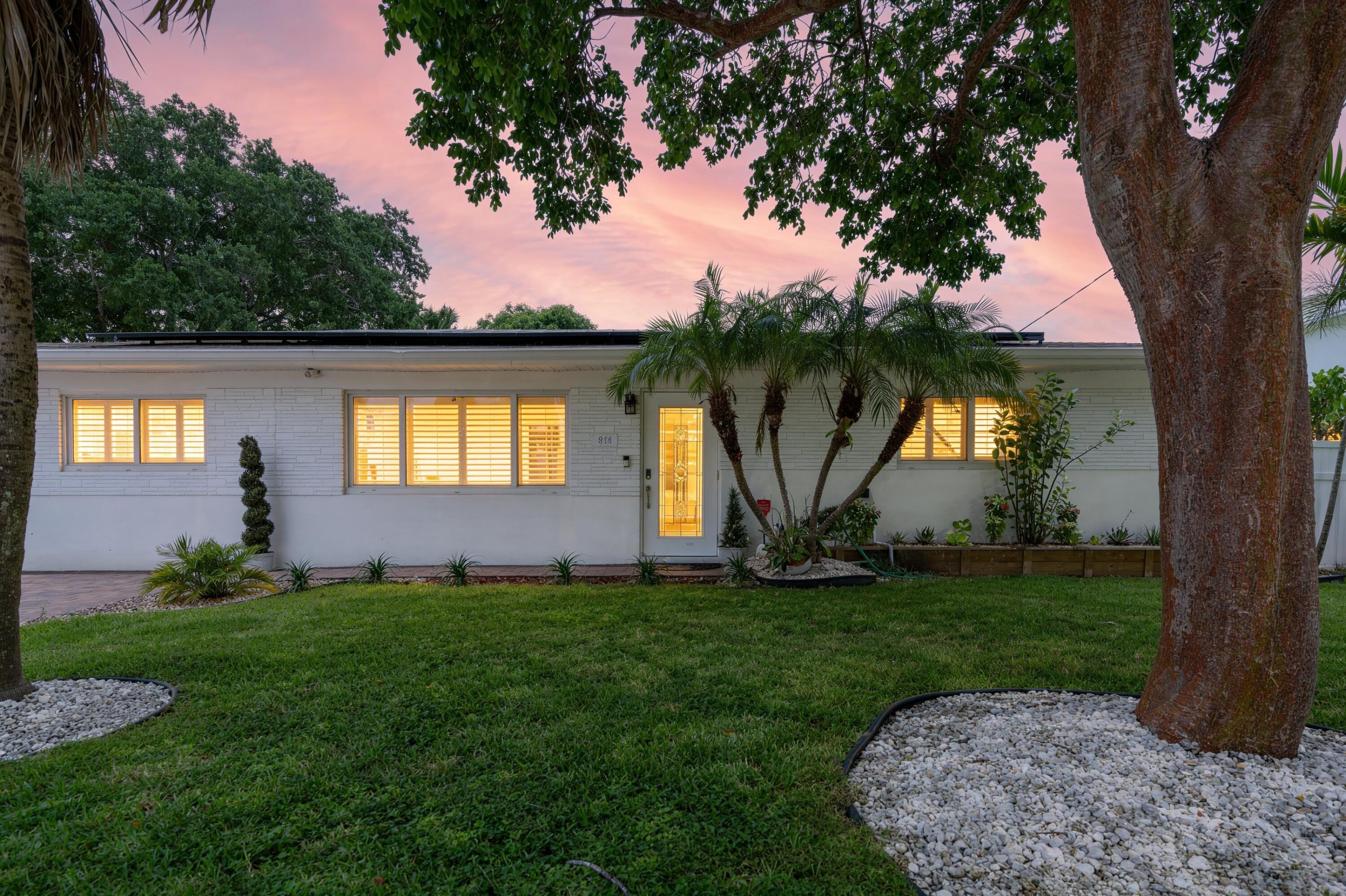 874 NW 2nd Ave