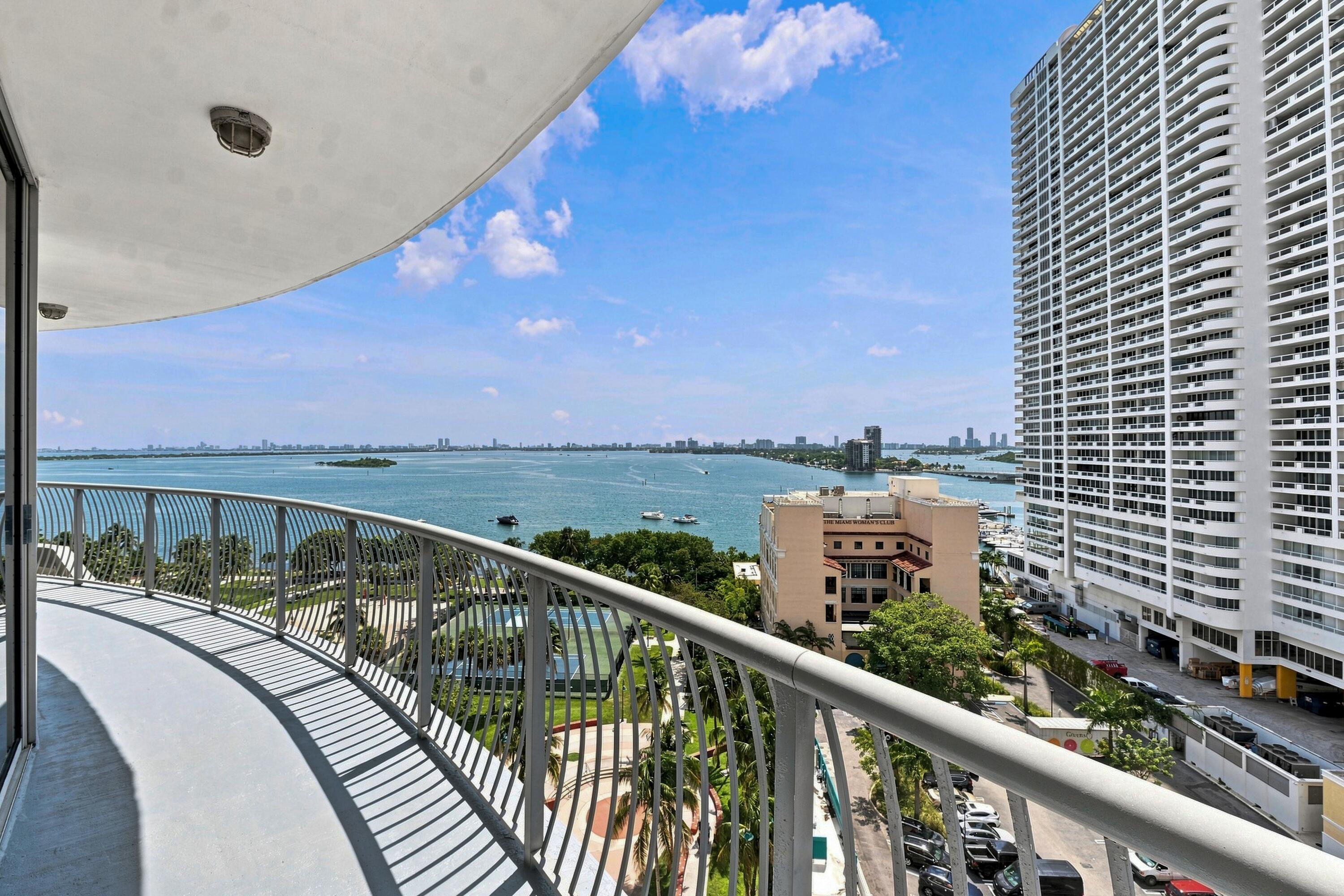 1750 N Bayshore #1202