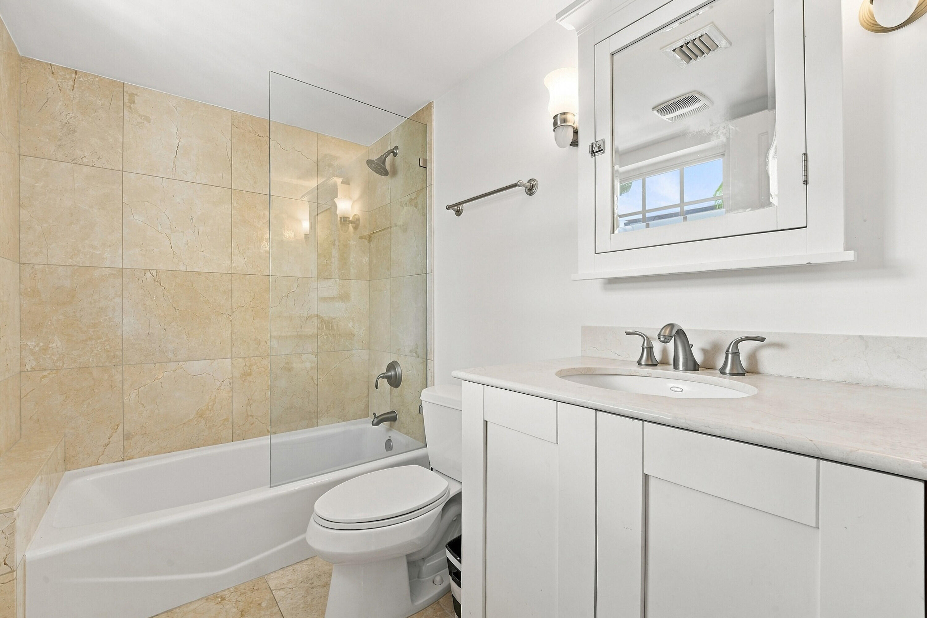 243 Meridian #113 Miami Beach, FL 33139