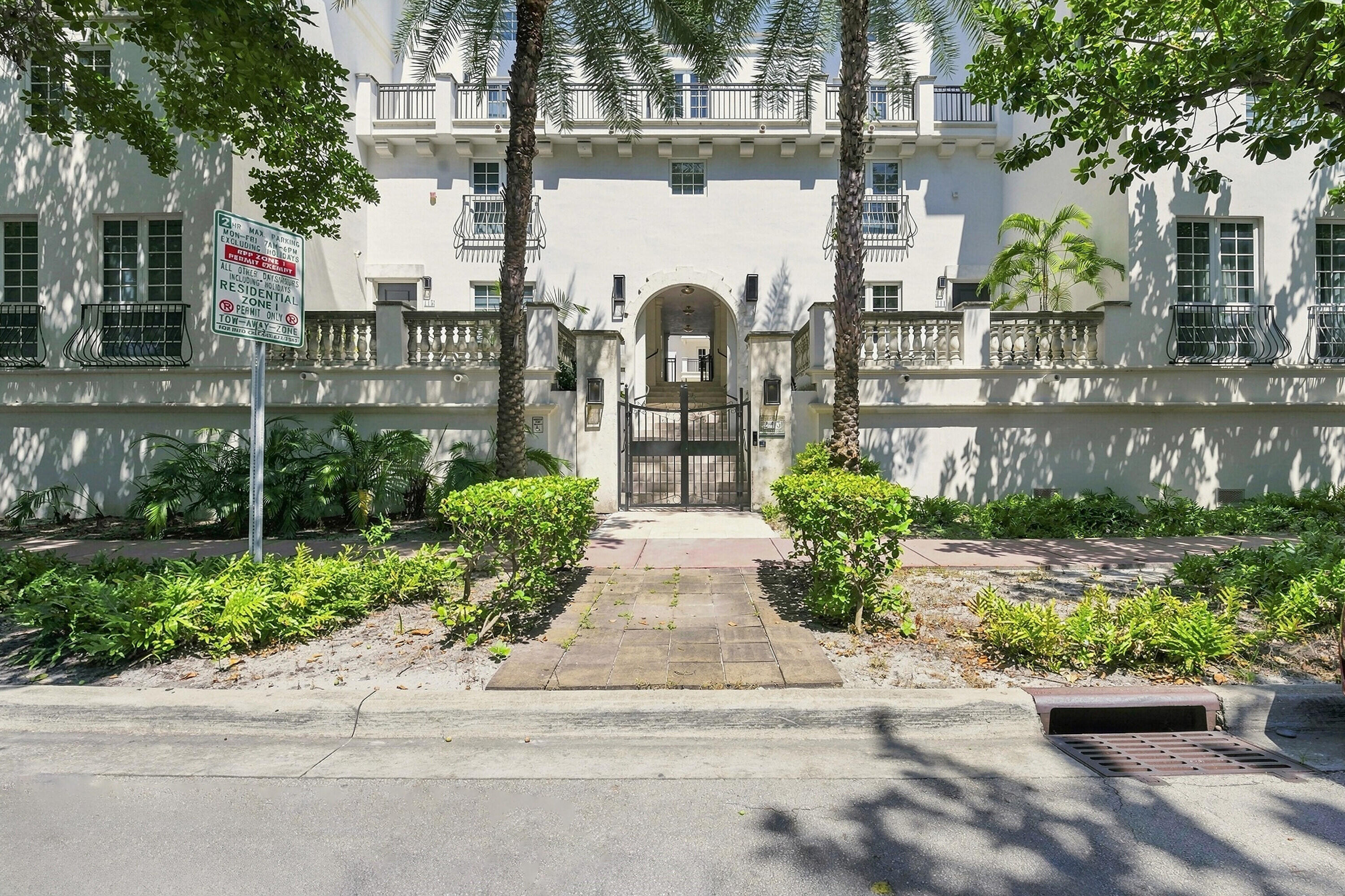 243 Meridian #113 Miami Beach, FL 33139