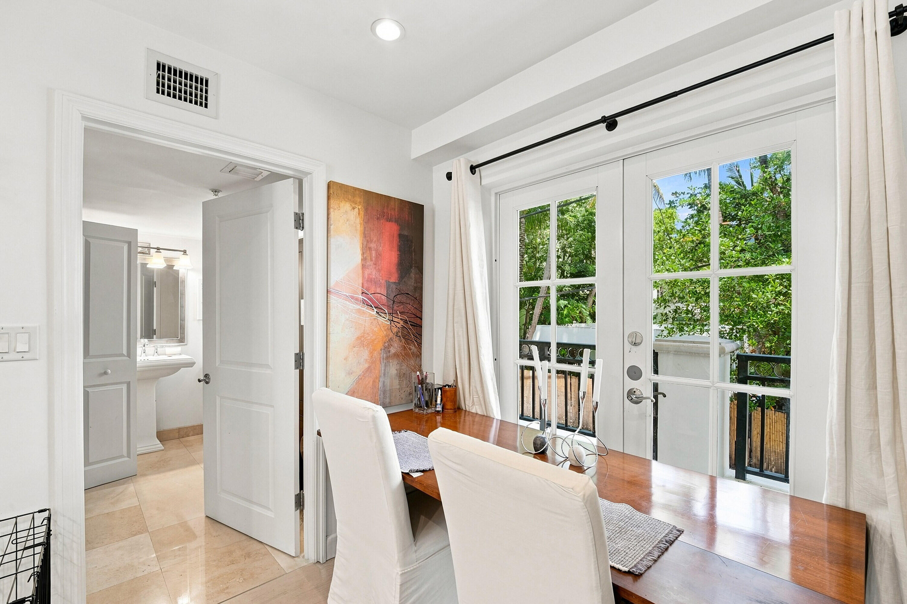 243 Meridian #113 Miami Beach, FL 33139