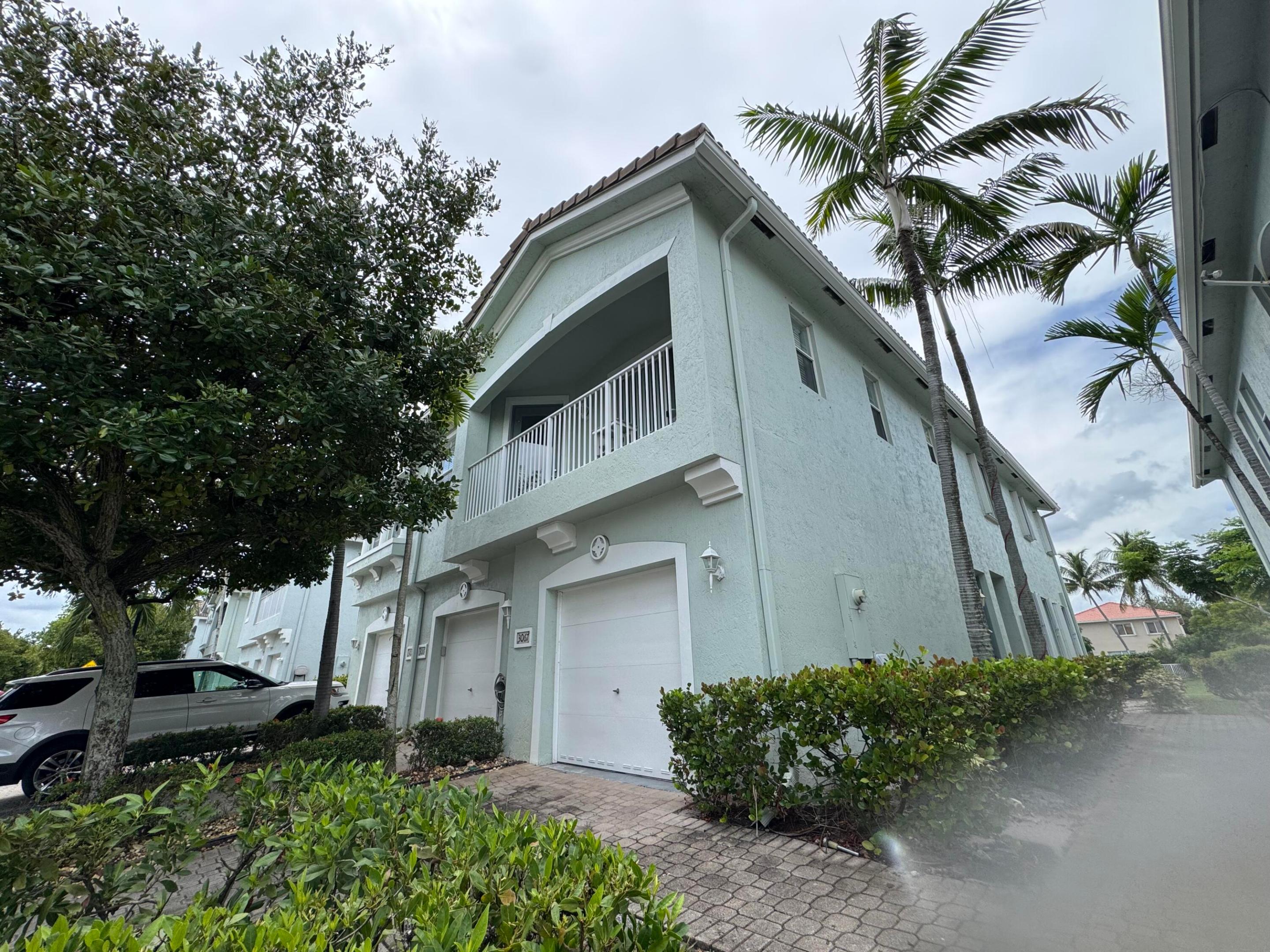 3069 Laurel Rdg Cir
