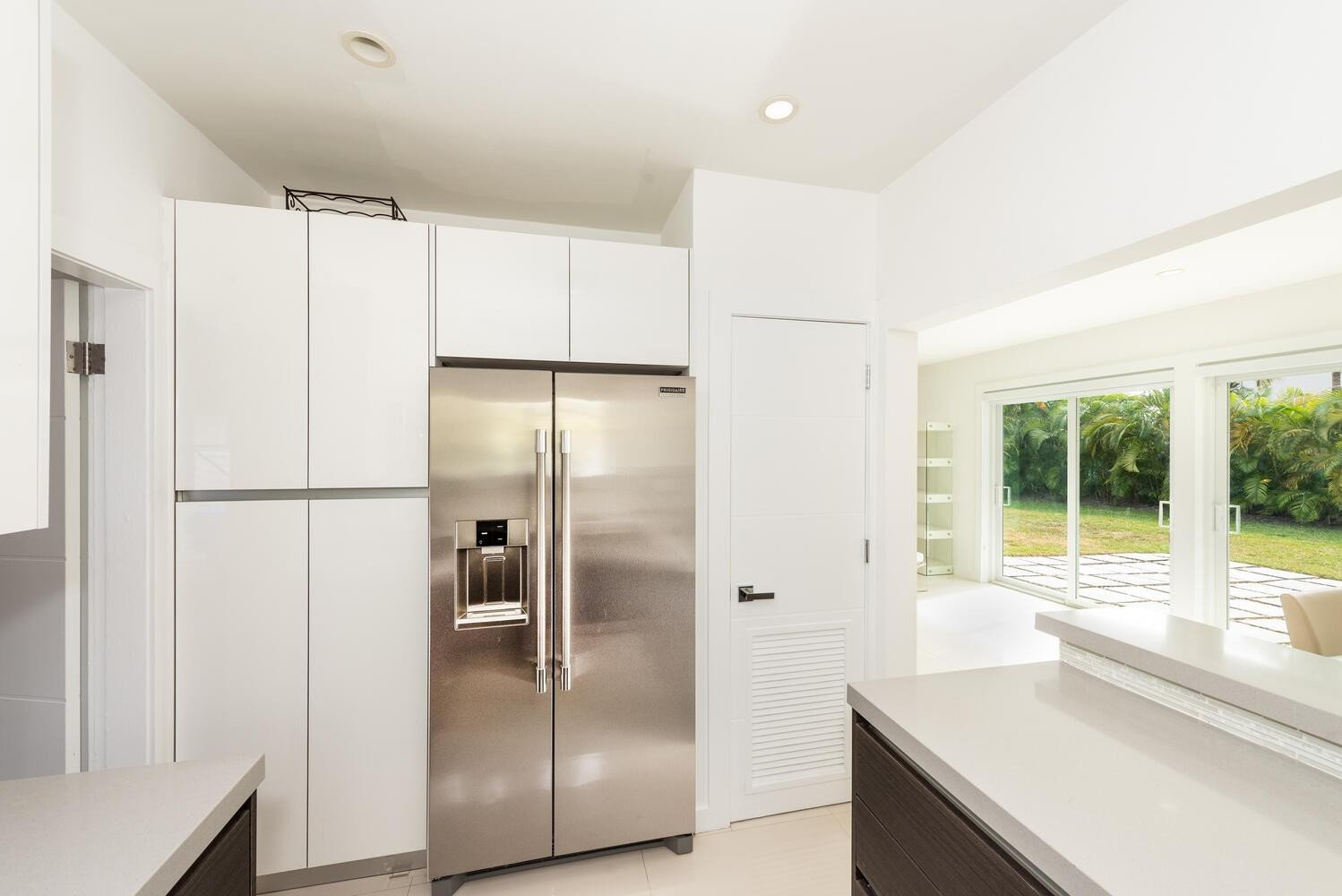 1040 N Venetian Dr Miami, FL 33139