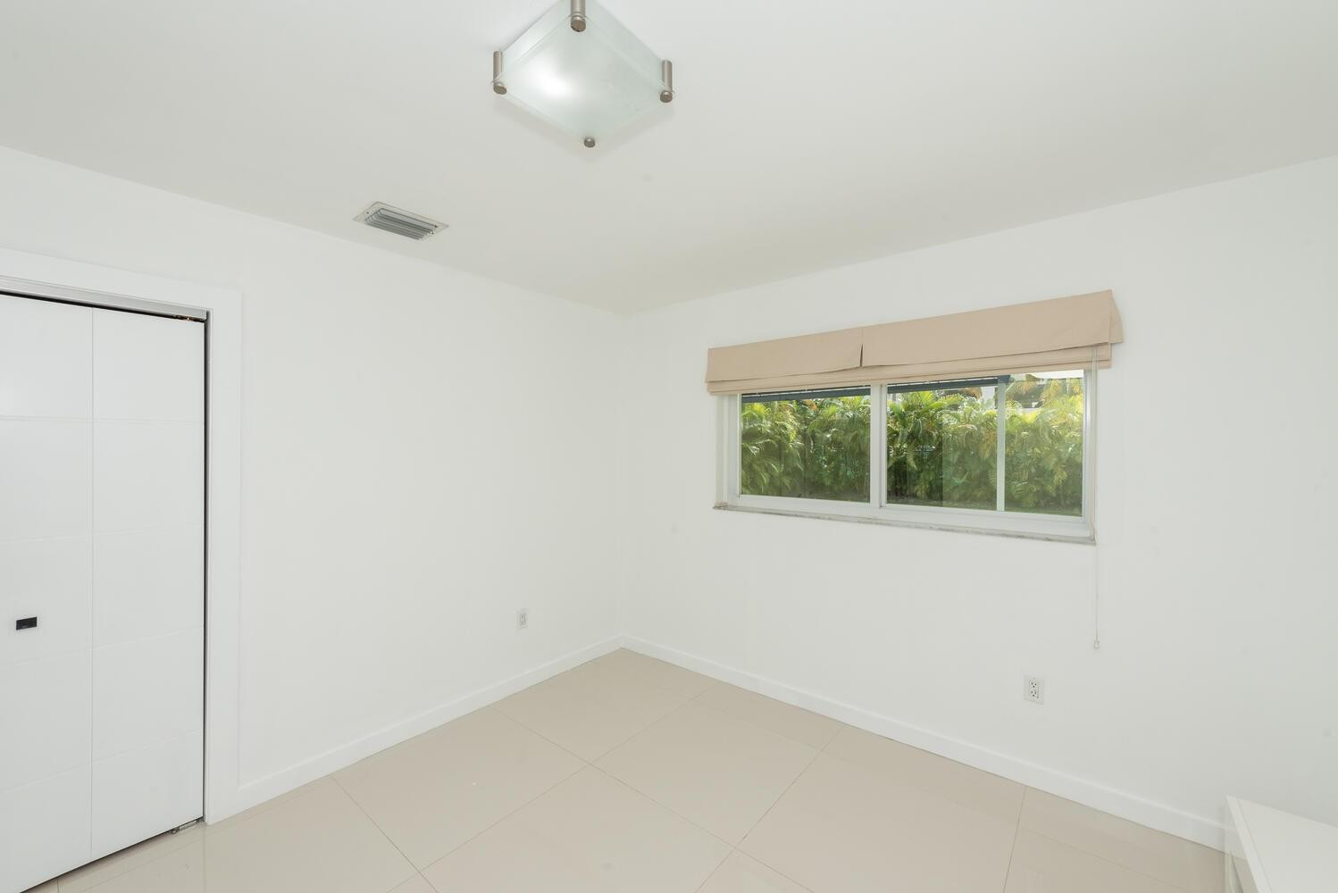 1040 N Venetian Dr Miami, FL 33139