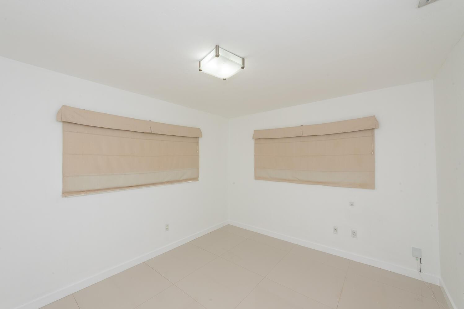 1040 N Venetian Dr Miami, FL 33139