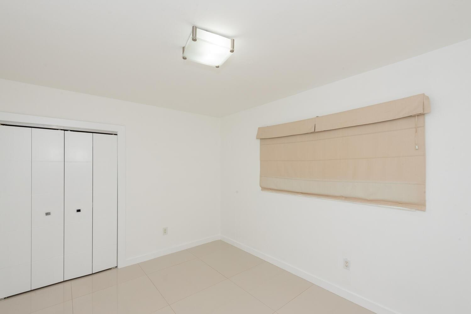 1040 N Venetian Dr Miami, FL 33139