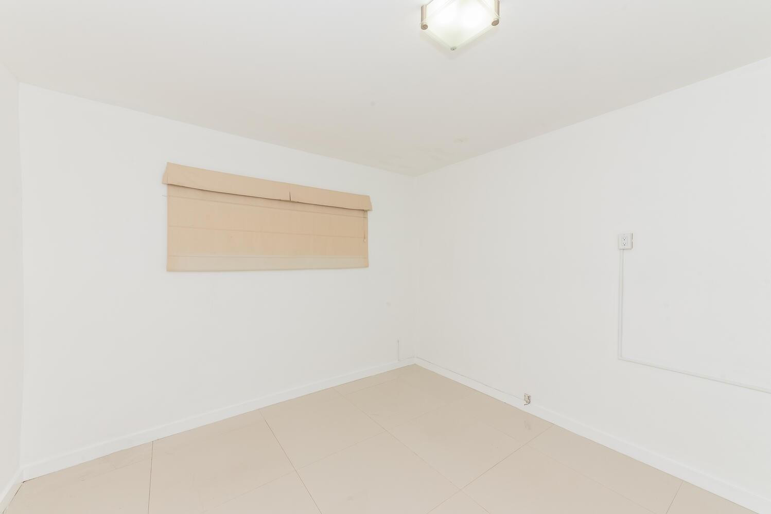 1040 N Venetian Dr Miami, FL 33139