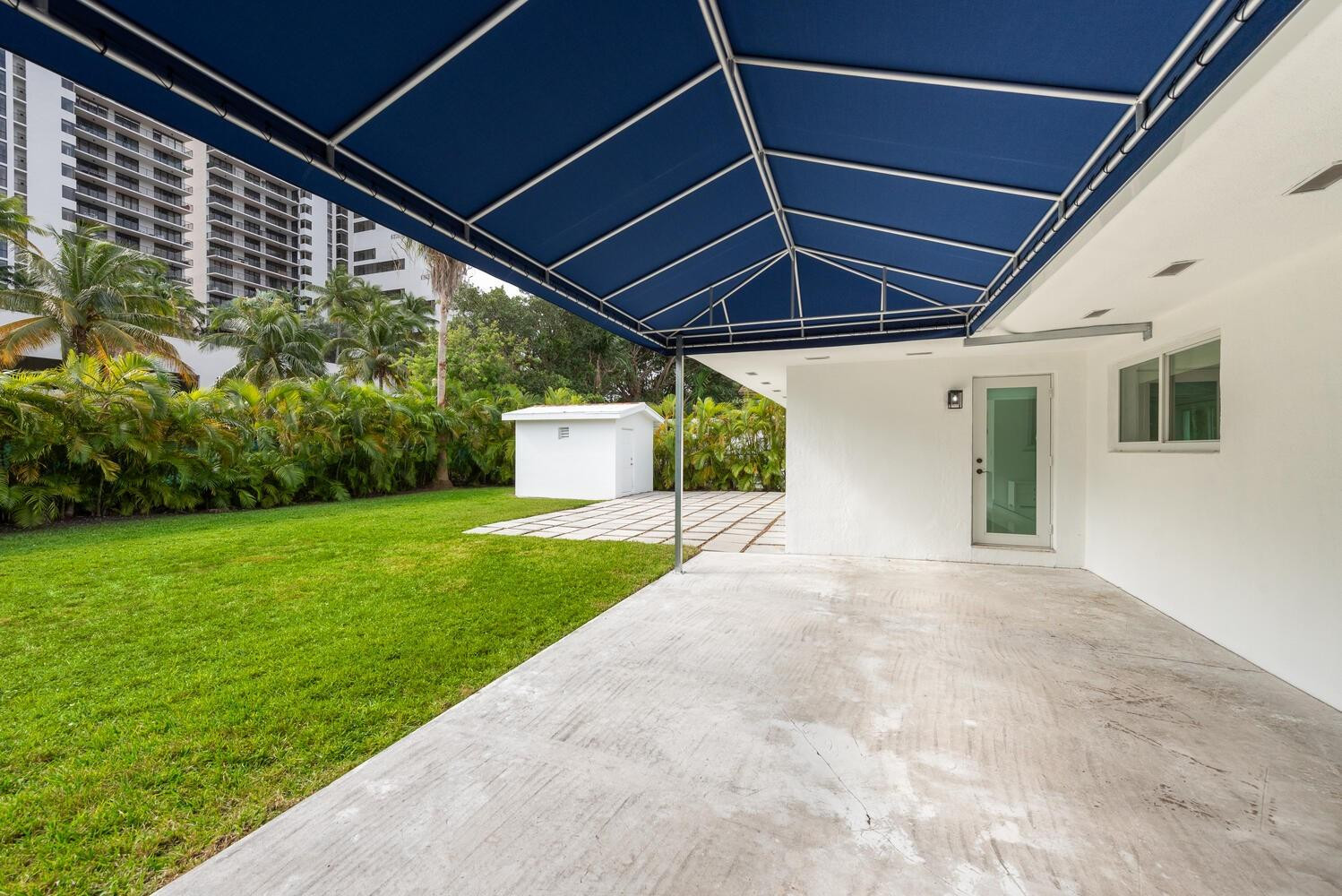 1040 N Venetian Dr Miami, FL 33139