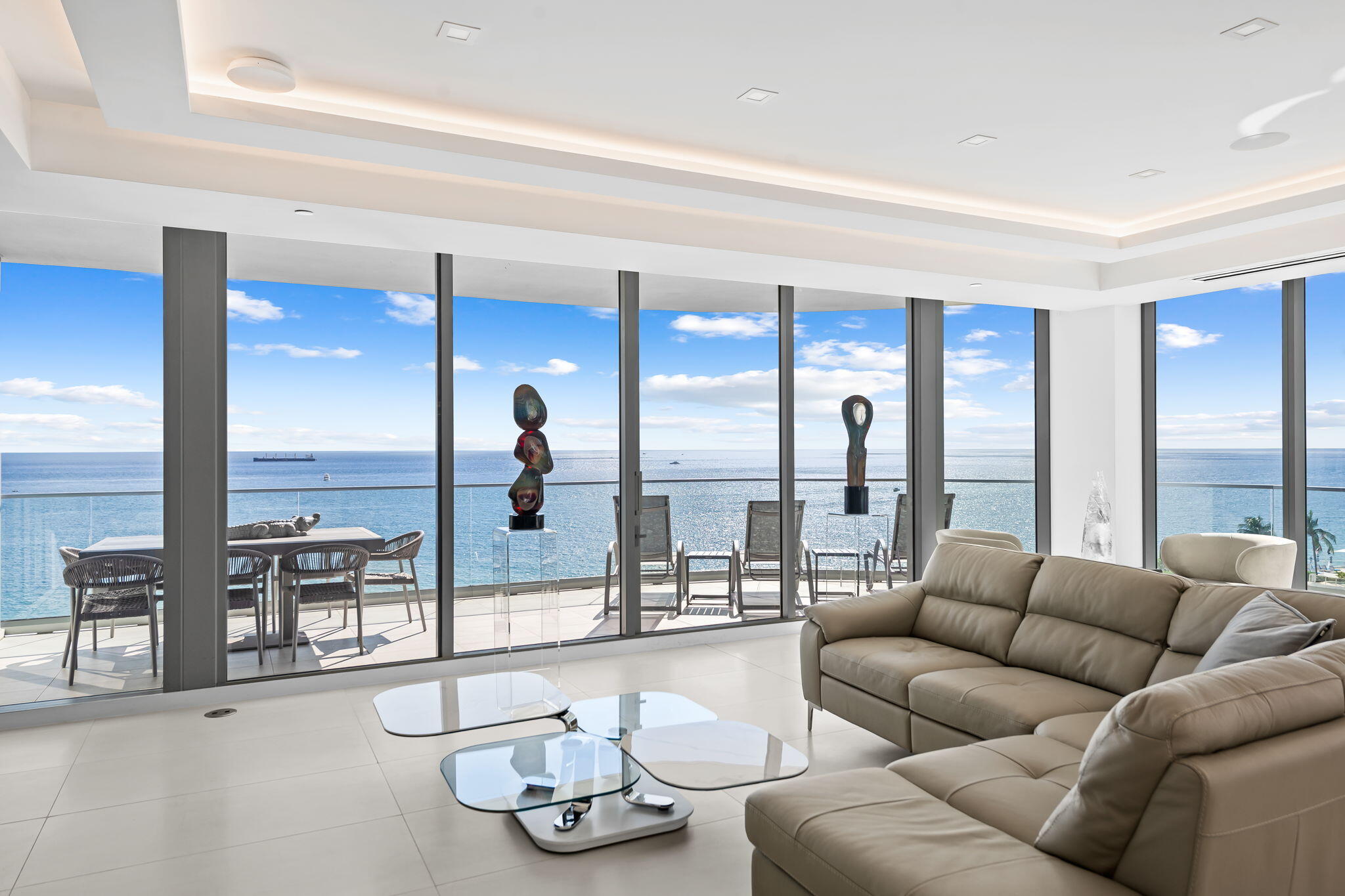153 N Seabreeze Blvd #1102