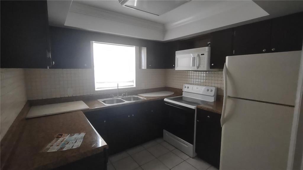 1450 E Sample Rd #112