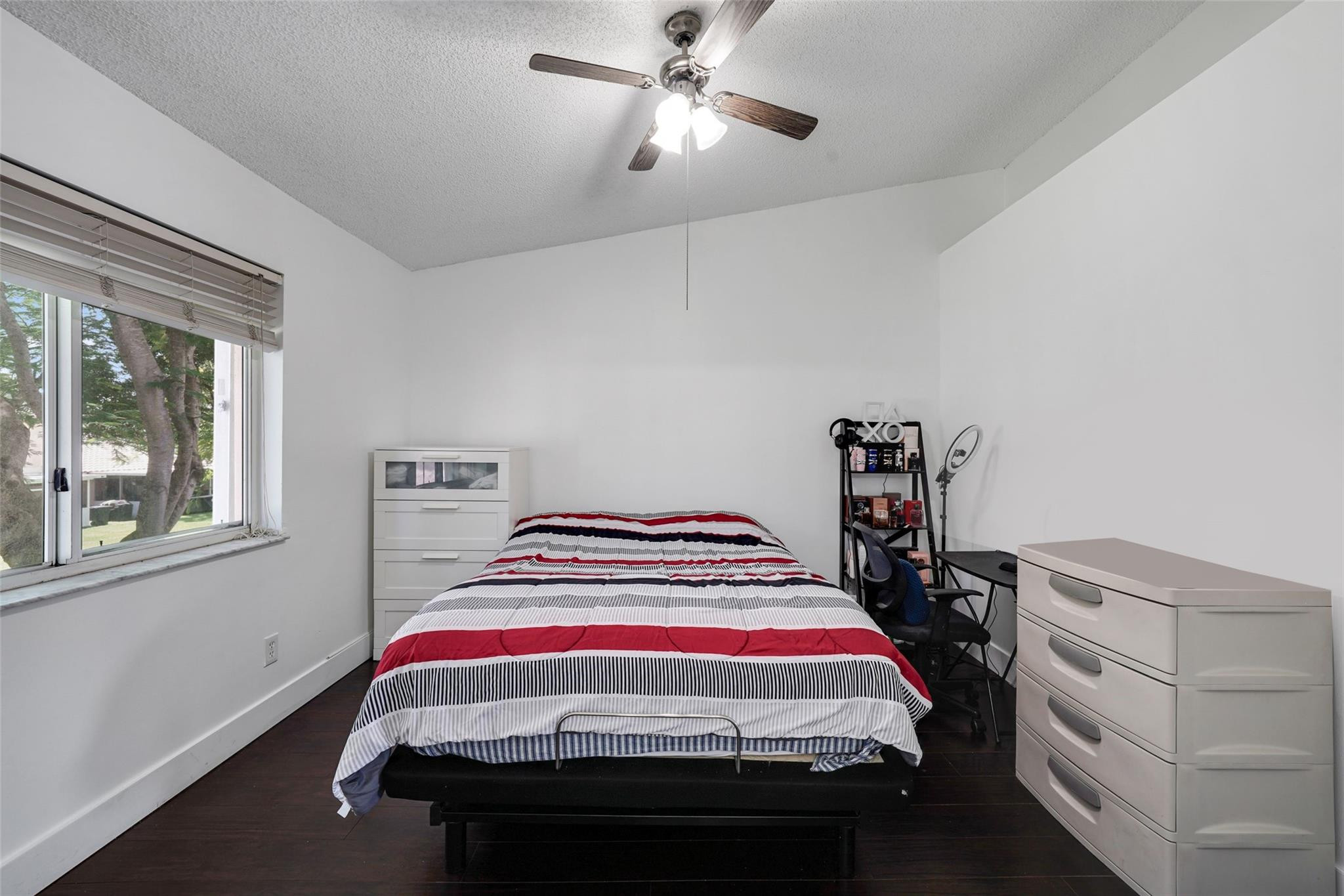 757 NW 208th Pembroke Pines, FL 33029