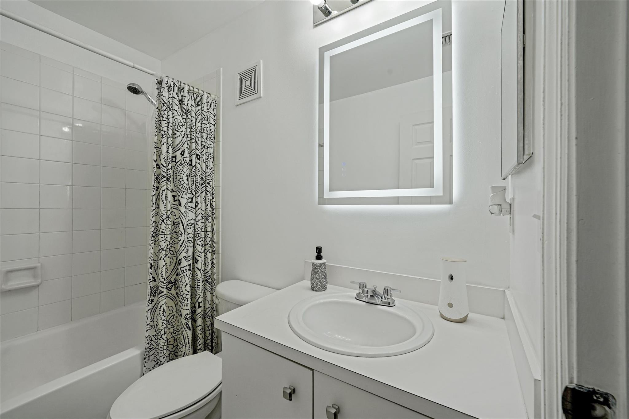 757 NW 208th Pembroke Pines, FL 33029