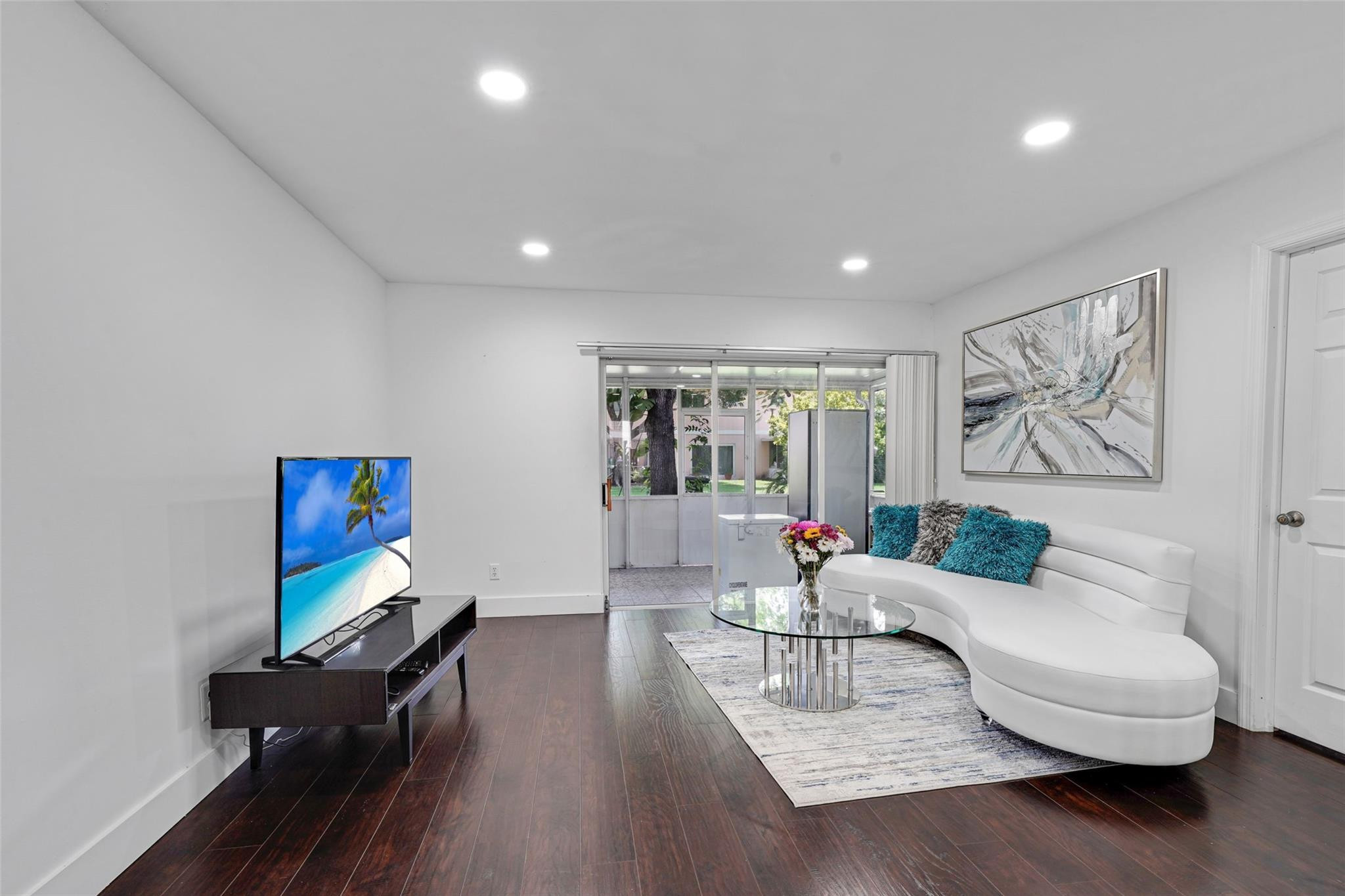 757 NW 208th Pembroke Pines, FL 33029