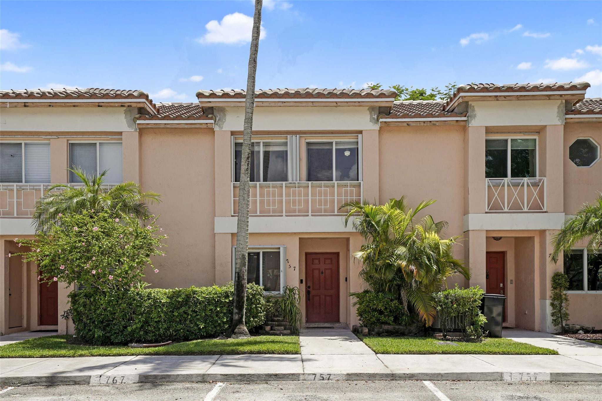 757 NW 208th Pembroke Pines, FL 33029