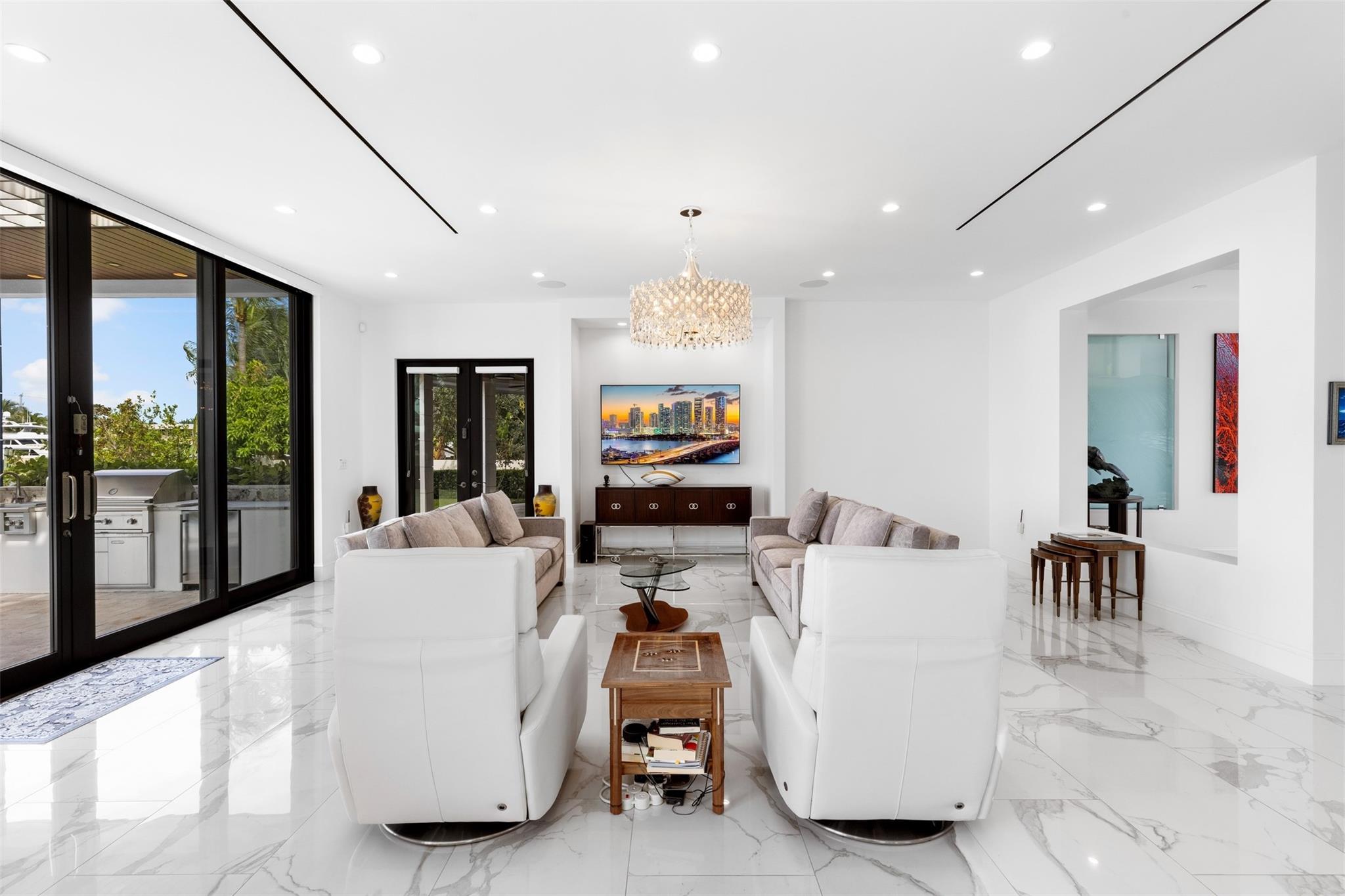 797 Middle Riv Dr Fort Lauderdale, FL 33304