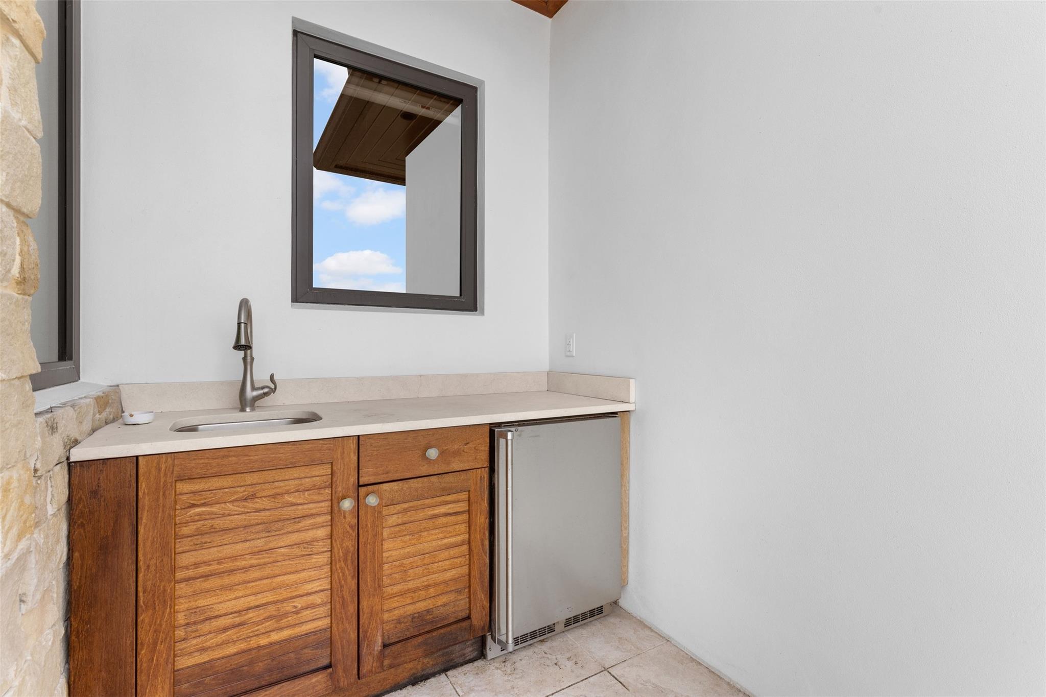 797 Middle Riv Dr Fort Lauderdale, FL 33304