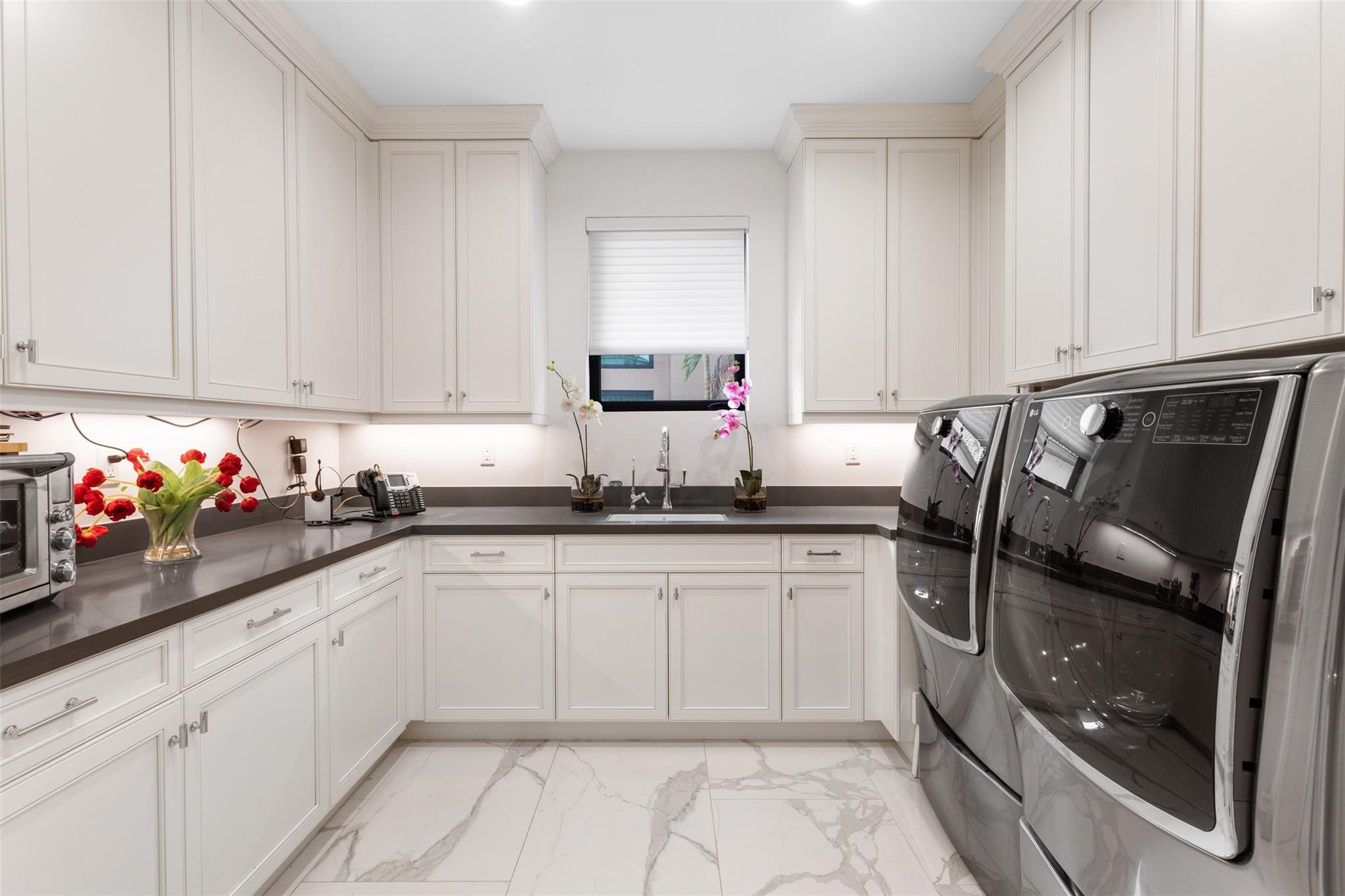 797 Middle Riv Dr Fort Lauderdale, FL 33304