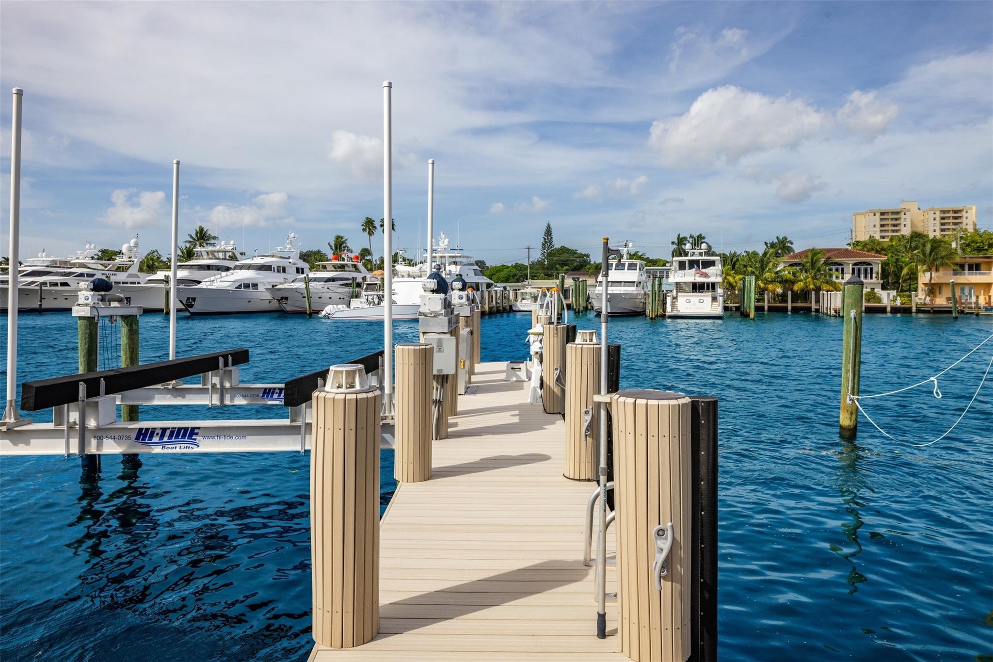 797 Middle Riv Dr Fort Lauderdale, FL 33304