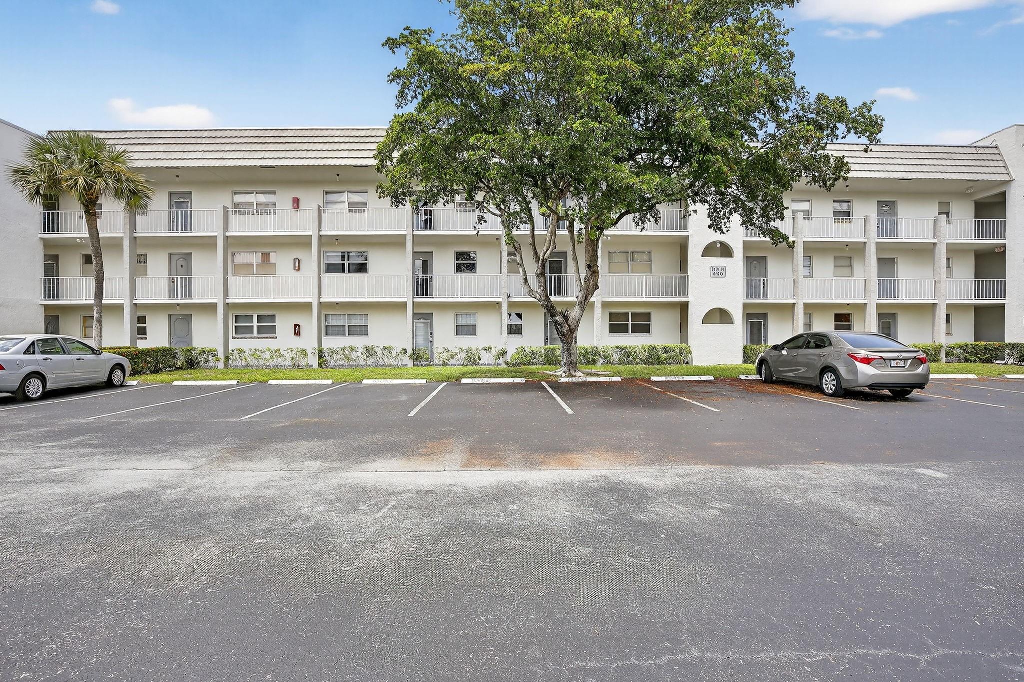 8100 Sunrise Lks Blvd #303
