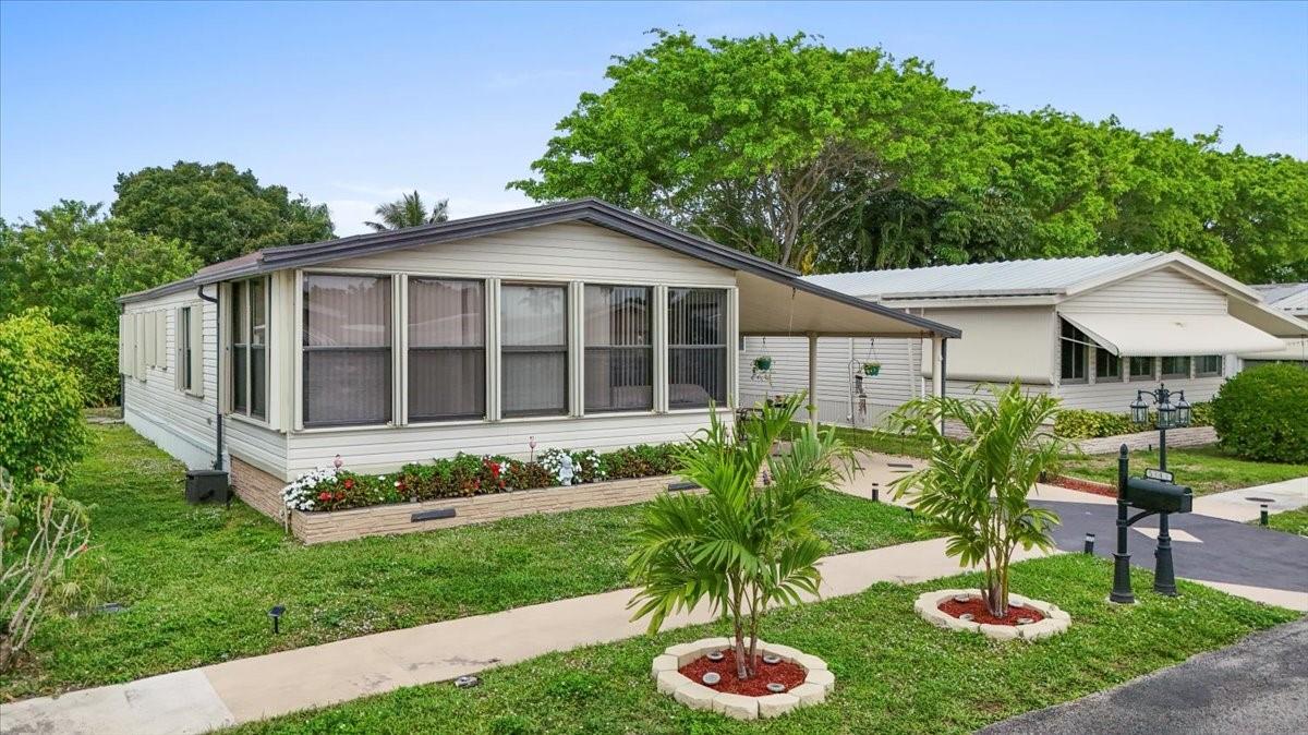 5343 NW 4th Ter