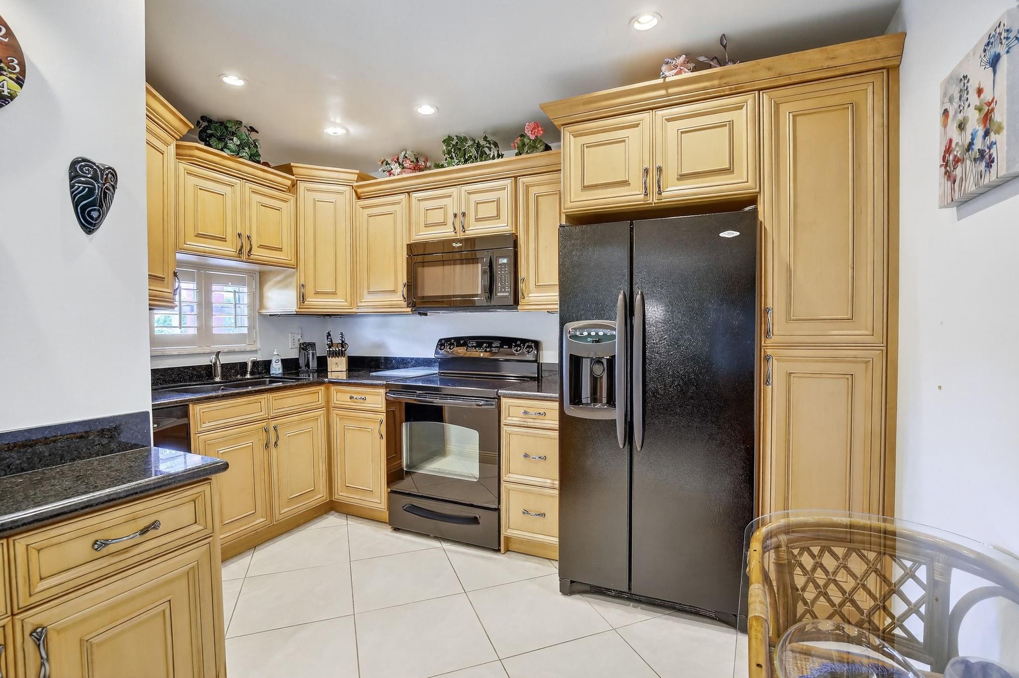 820 S Hollybrook Dr #306