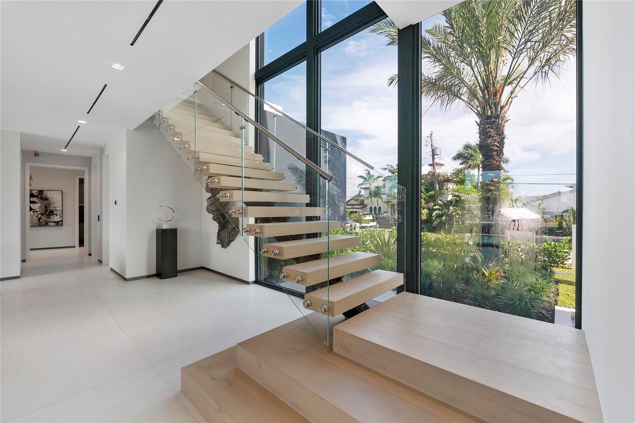 2880 NE 28th St Fort Lauderdale, FL 33306