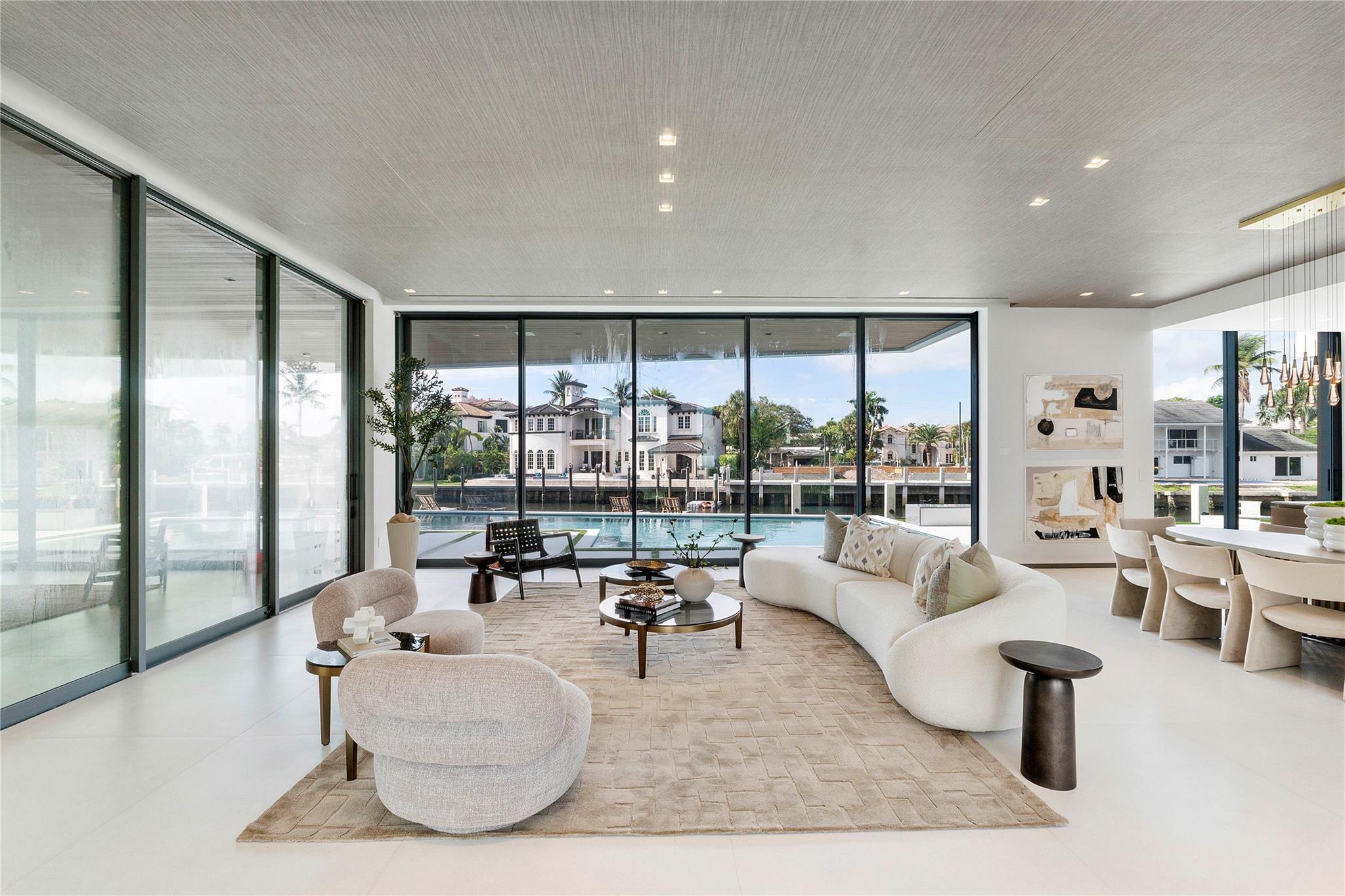 2880 NE 28th St Fort Lauderdale, FL 33306