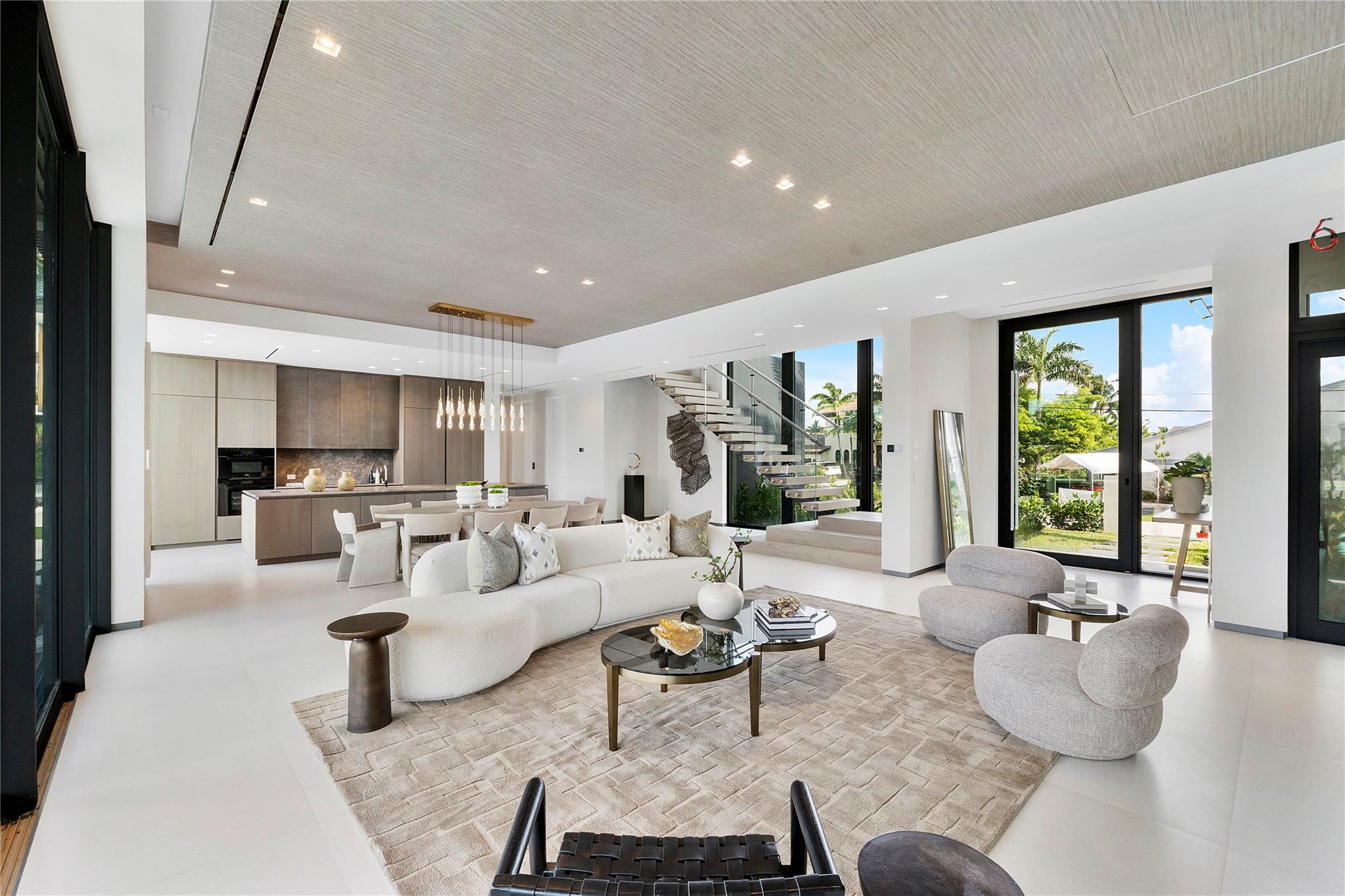 2880 NE 28th St Fort Lauderdale, FL 33306