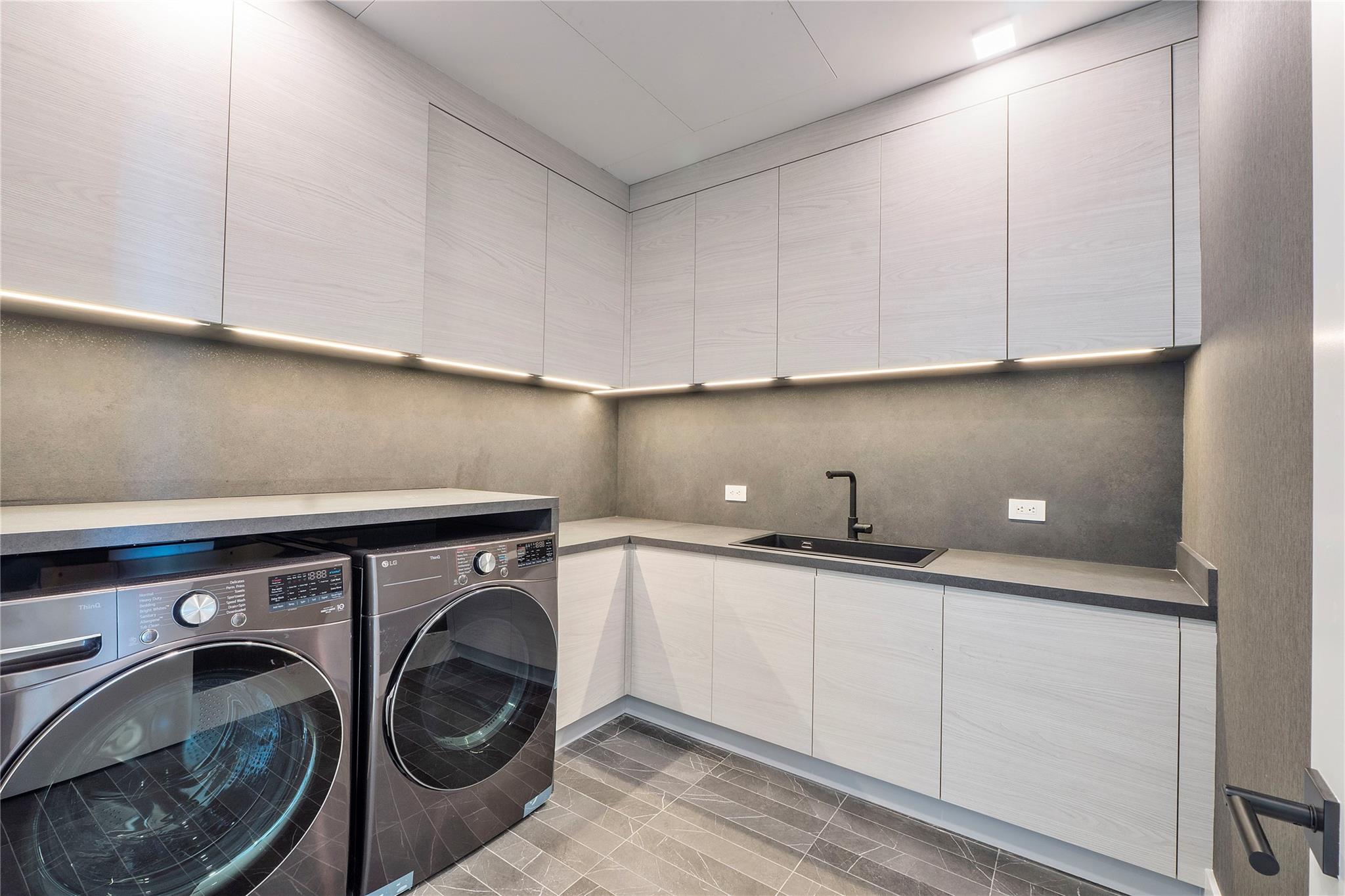 2880 NE 28th St Fort Lauderdale, FL 33306