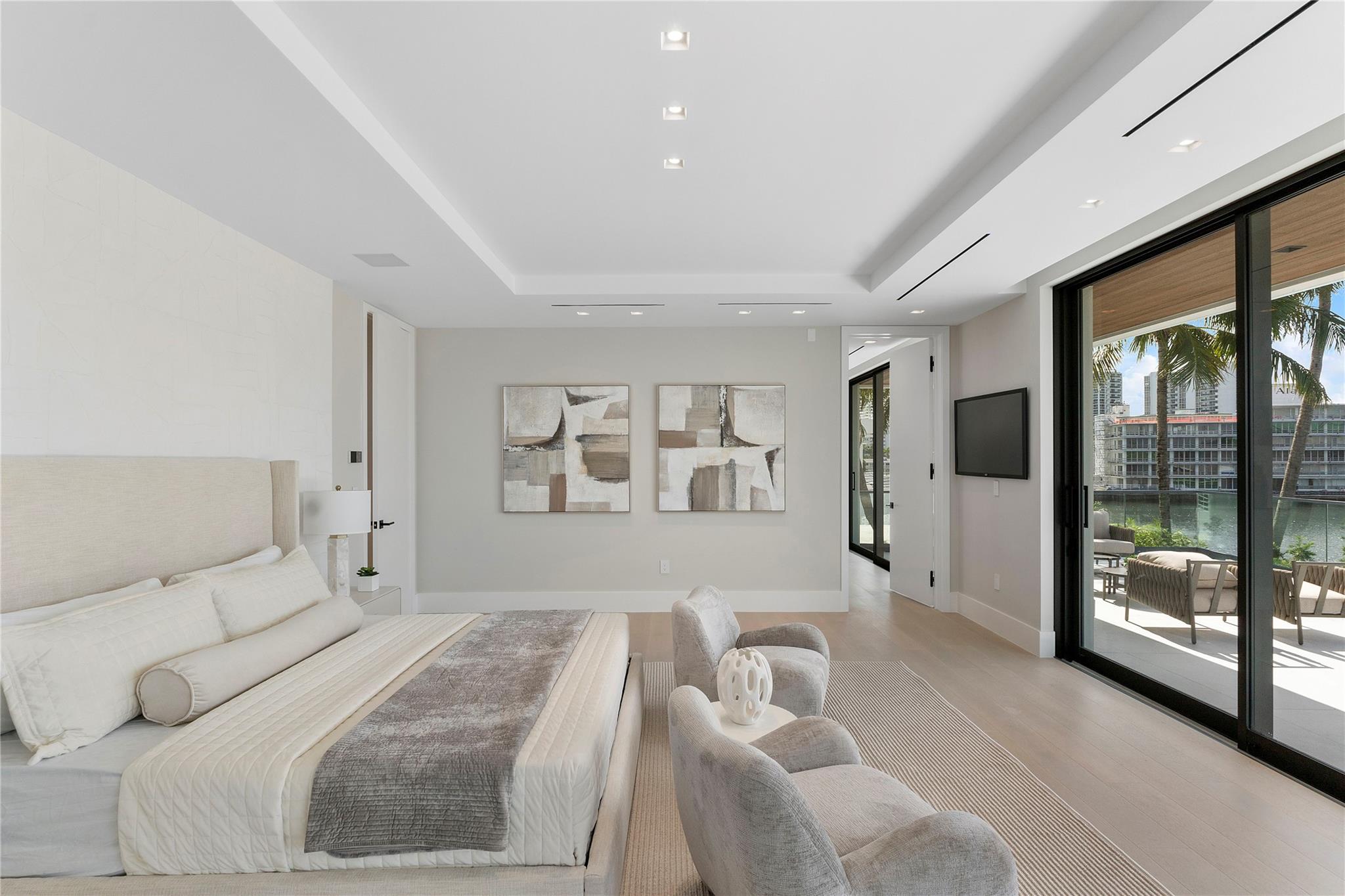 2880 NE 28th St Fort Lauderdale, FL 33306