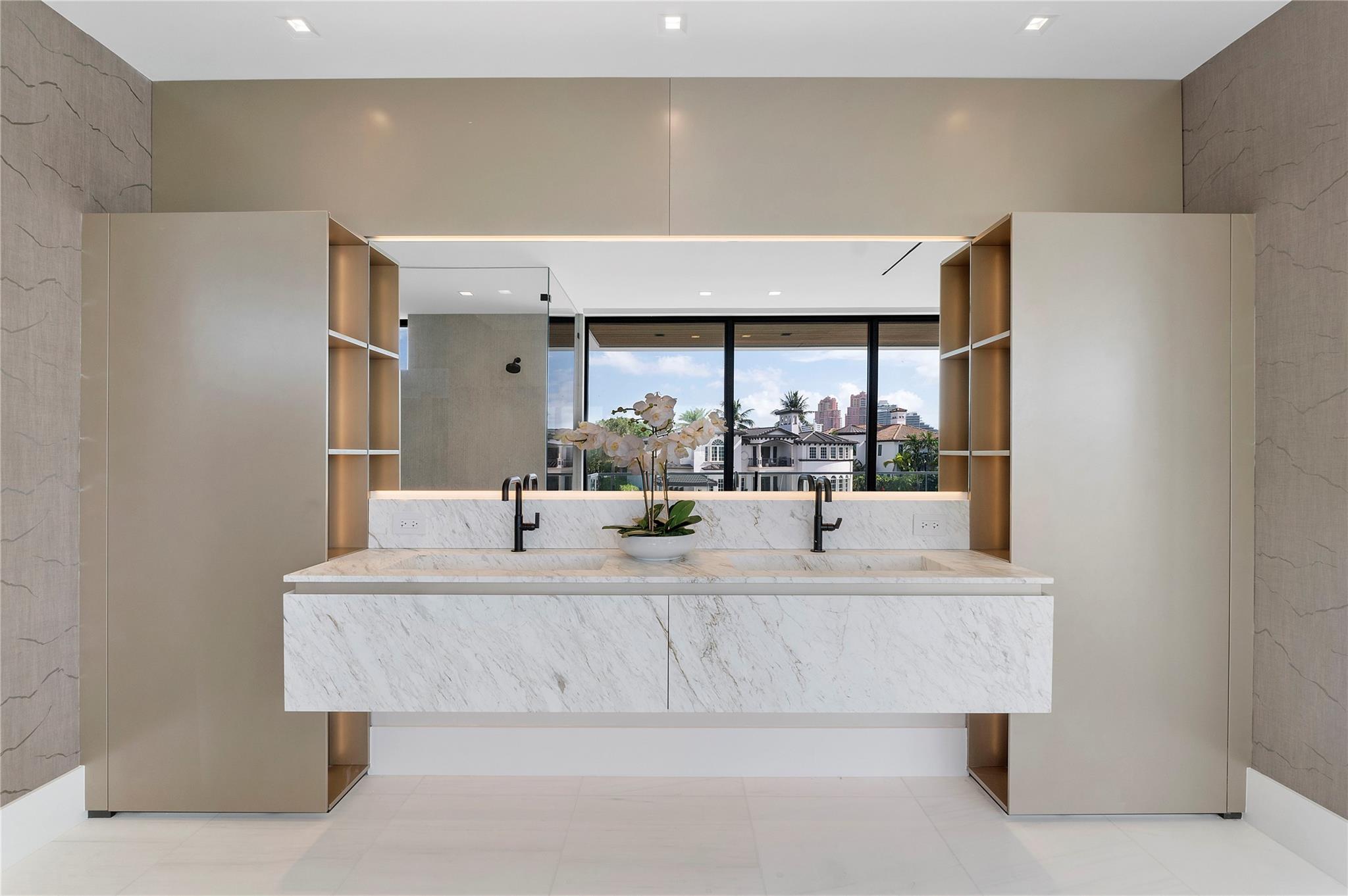 2880 NE 28th St Fort Lauderdale, FL 33306