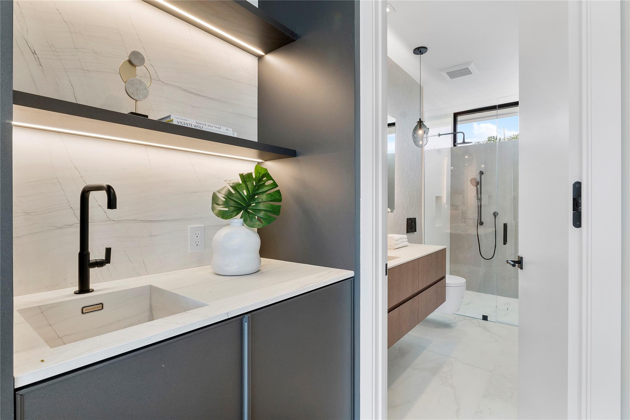 2880 NE 28th St Fort Lauderdale, FL 33306