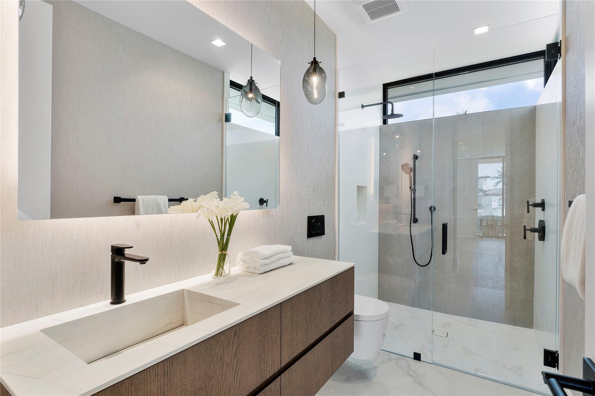 2880 NE 28th St Fort Lauderdale, FL 33306